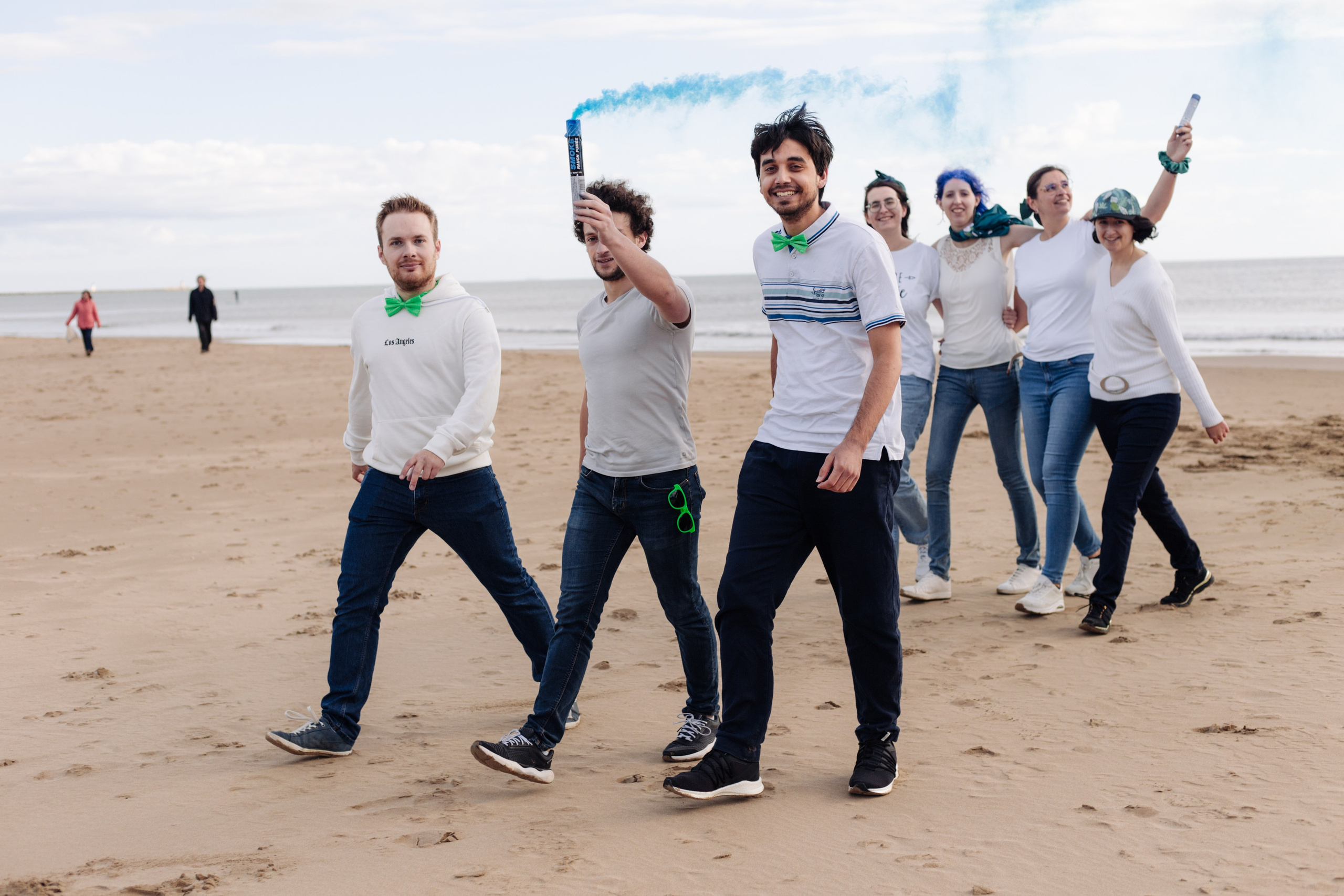 Séance Photo EVJF à Gruissan: Des Souvenirs Inoubliables sur la Plage des Chalets. Photographe professionnelle à Poitiers, Tours et Châtellerault | Studio photo entre Poitiers et Tours – portraits, familles, entreprises, ma