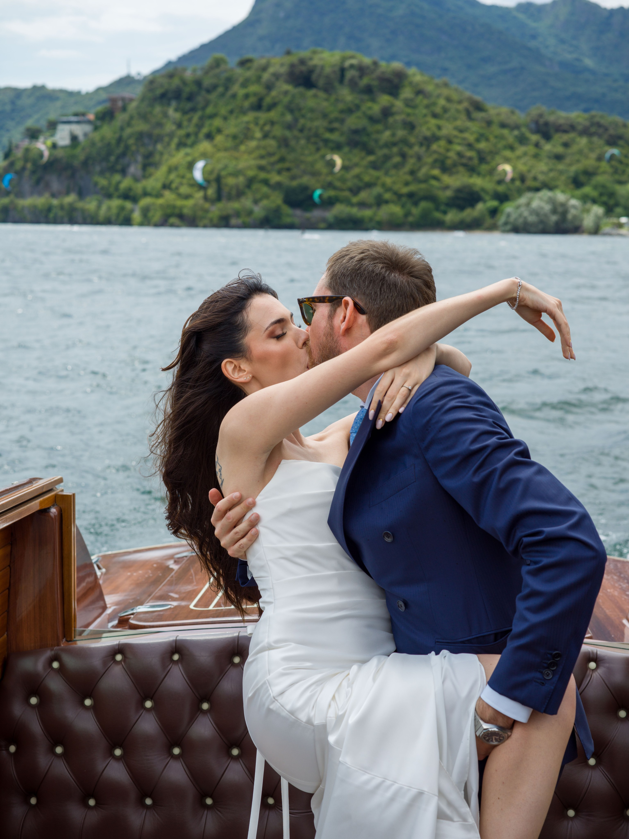 Ветер, вода и чувства — фотосессия на яхте