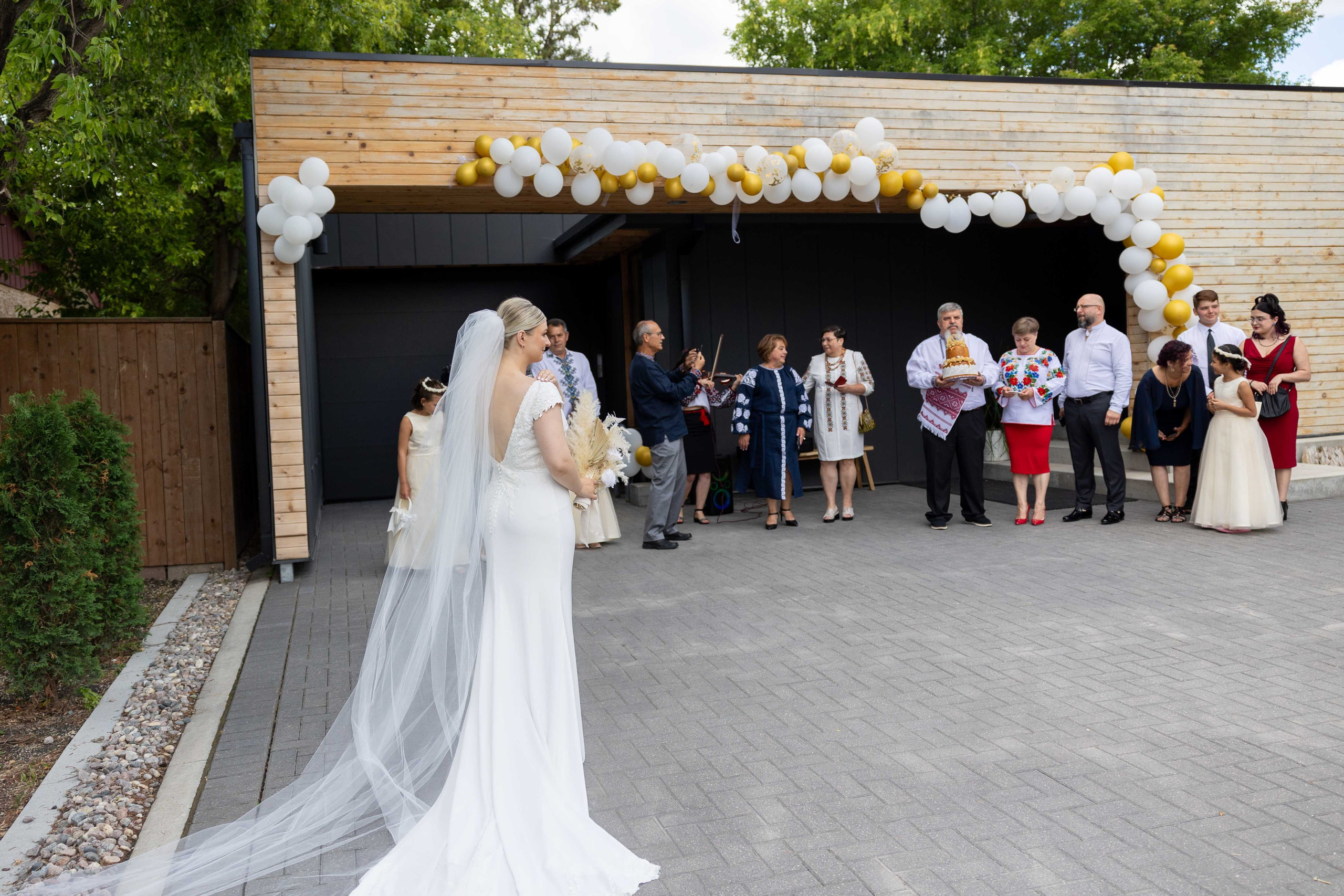 Khrystyna & Zachary (Winnipeg Art Gallery). Wedding Photographer in Winnipeg — Cinematic & Timeless by Vitiuk Photography
