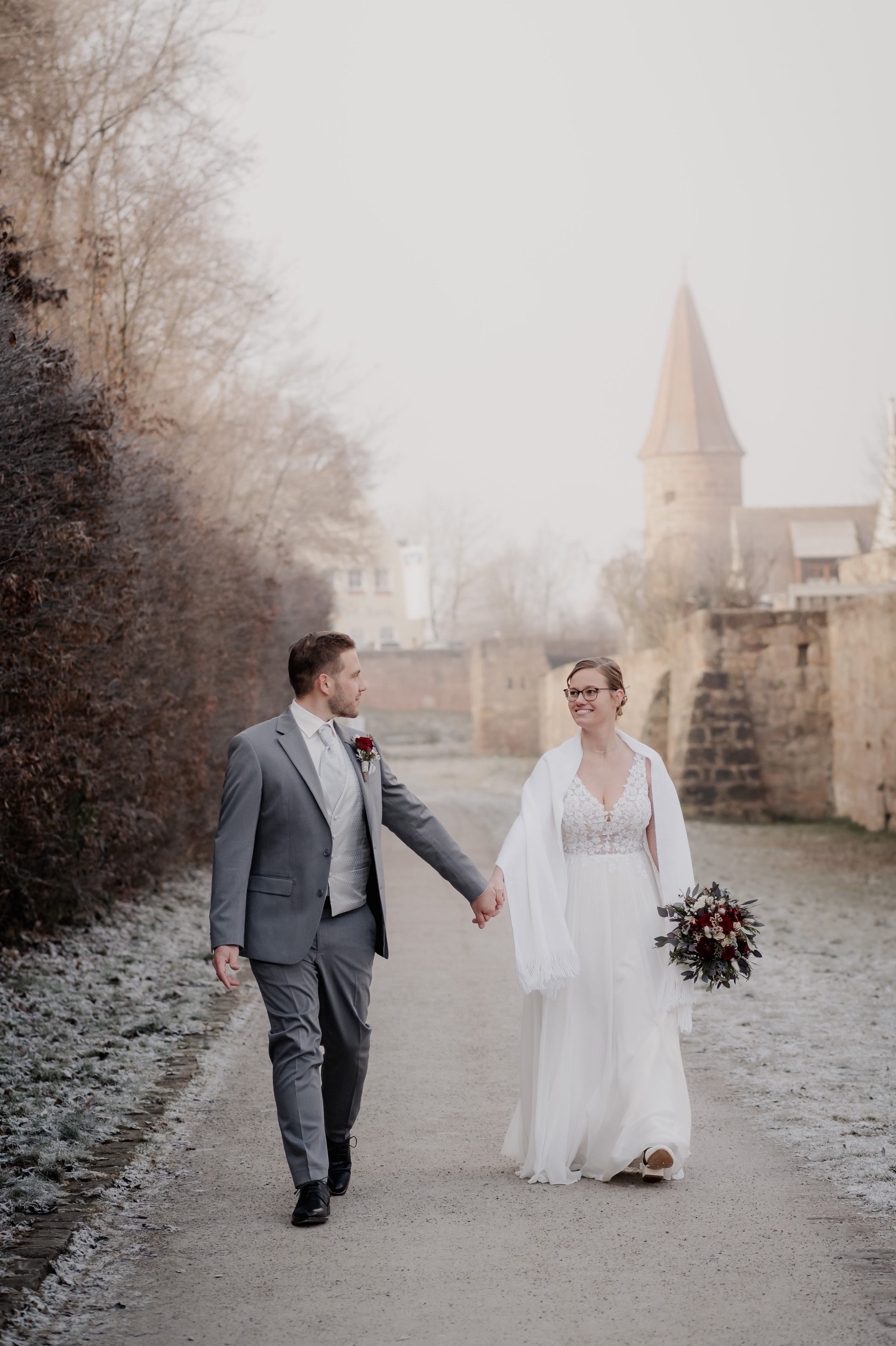 CIVIL WEDDING IN WOLFRAMS-ESCHENBACH. Photographer in Nuremberg Irina Mehnert from Ansbach