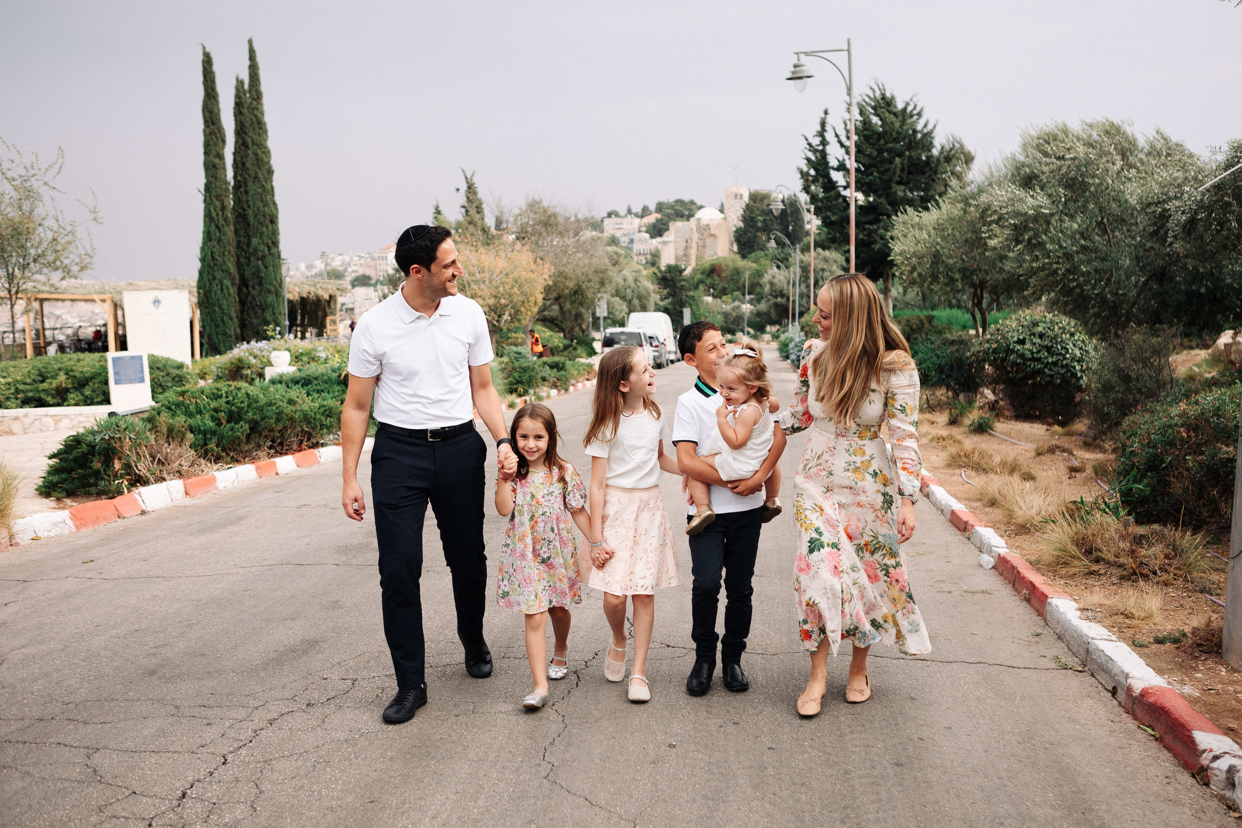 BIG FAMILY IN YAMIN MOSHE. Https://shi-photo.com/