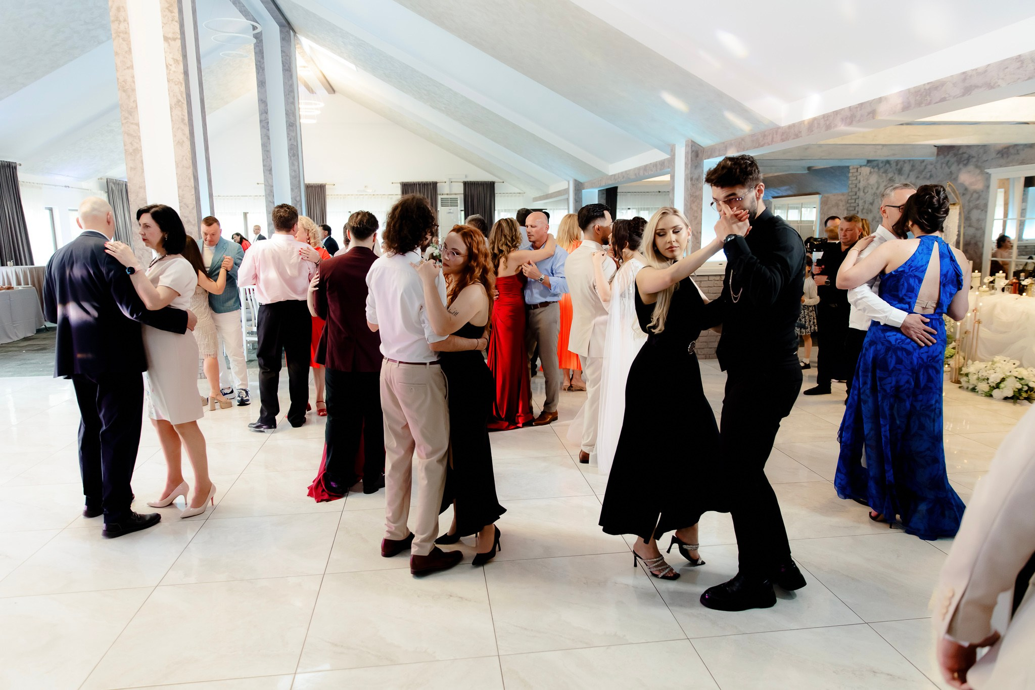 Ioana & Ionuț | Nuntă de poveste la Păstrăvăria Poiana din Mălini județul Suceava. Servicii foto-video profesionale, pentru momente de neuitat