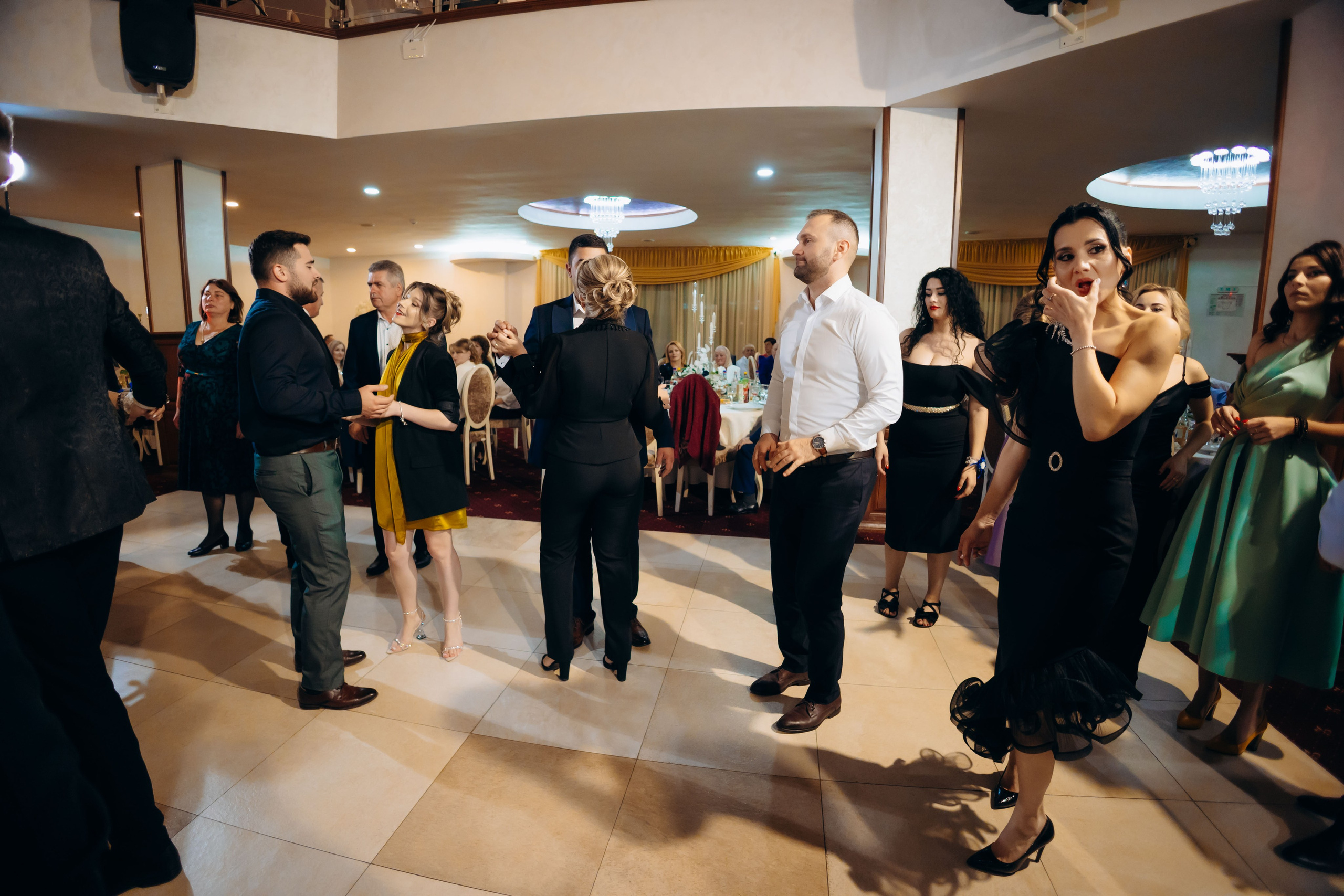 Loredana & Emilian – Ziua Nunții | Videografie - fotografie Botez Suceava, Iași, Botoșani. Servicii foto-video profesionale, pentru momente de neuitat