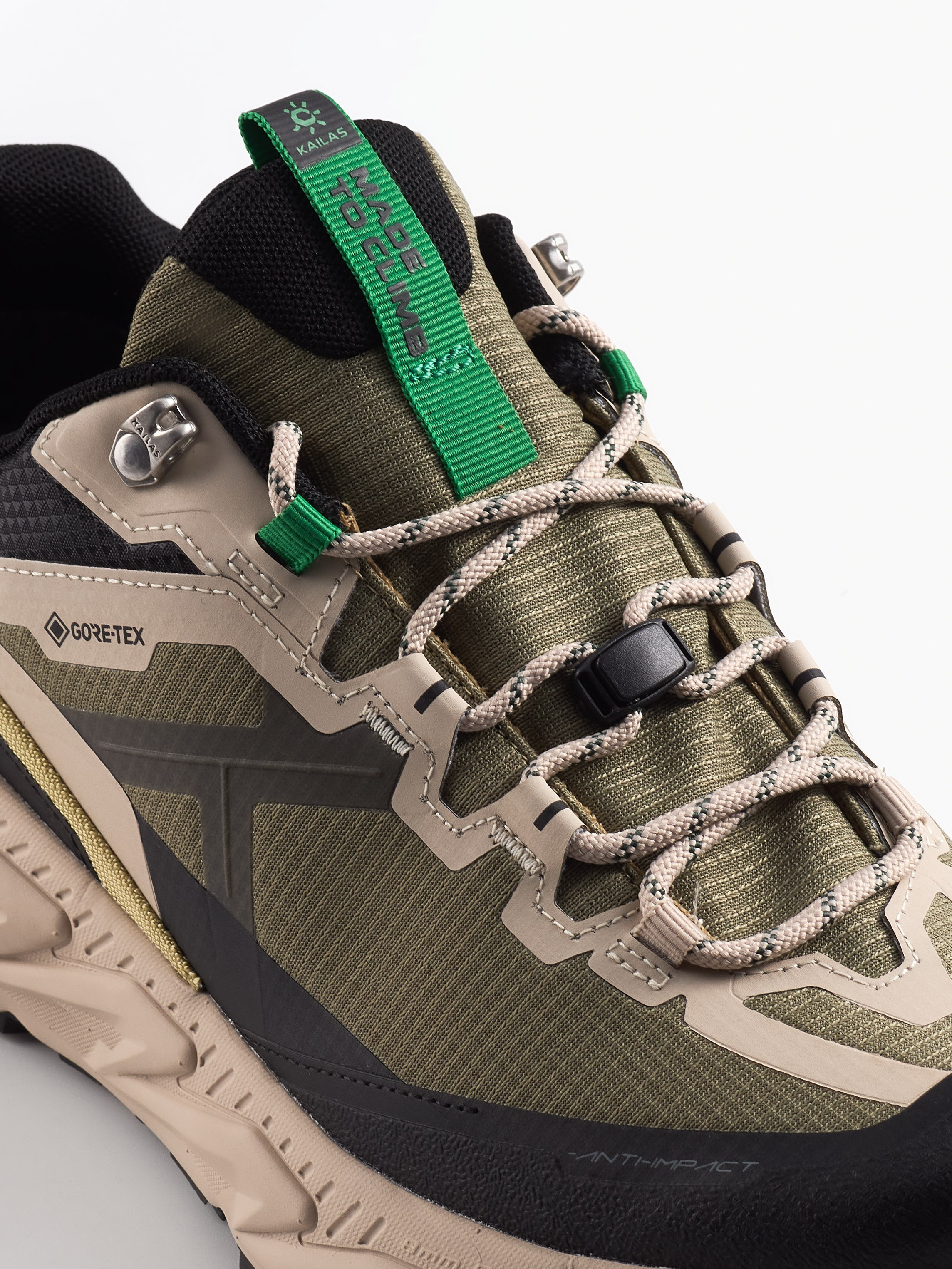 Съёмка обуви. Предметная фотосъемка в Алматы. Студия фото и видео съемки товаров