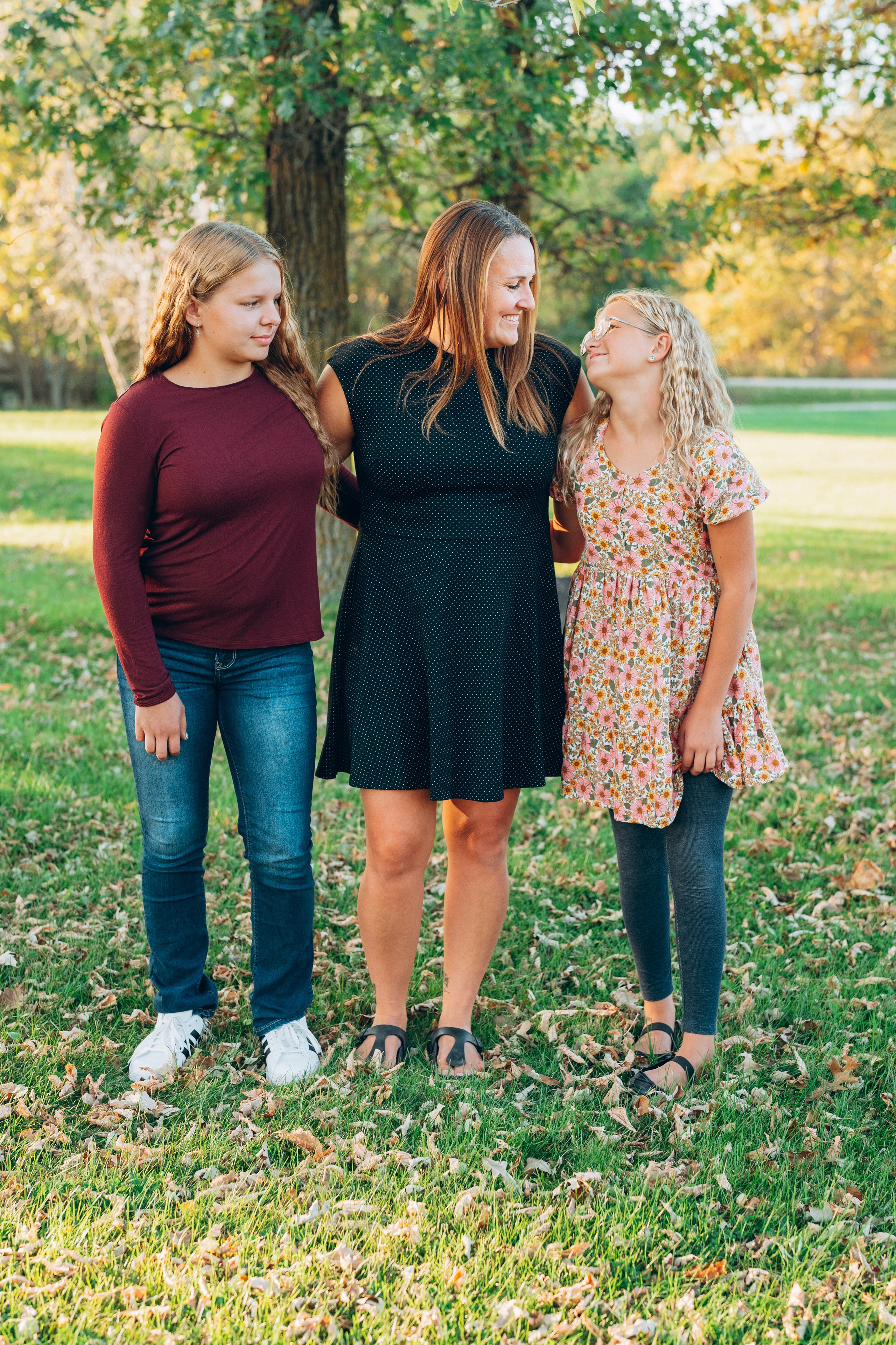 Tiffany and John’s family. Photographer Viktoriia Skavronskaya