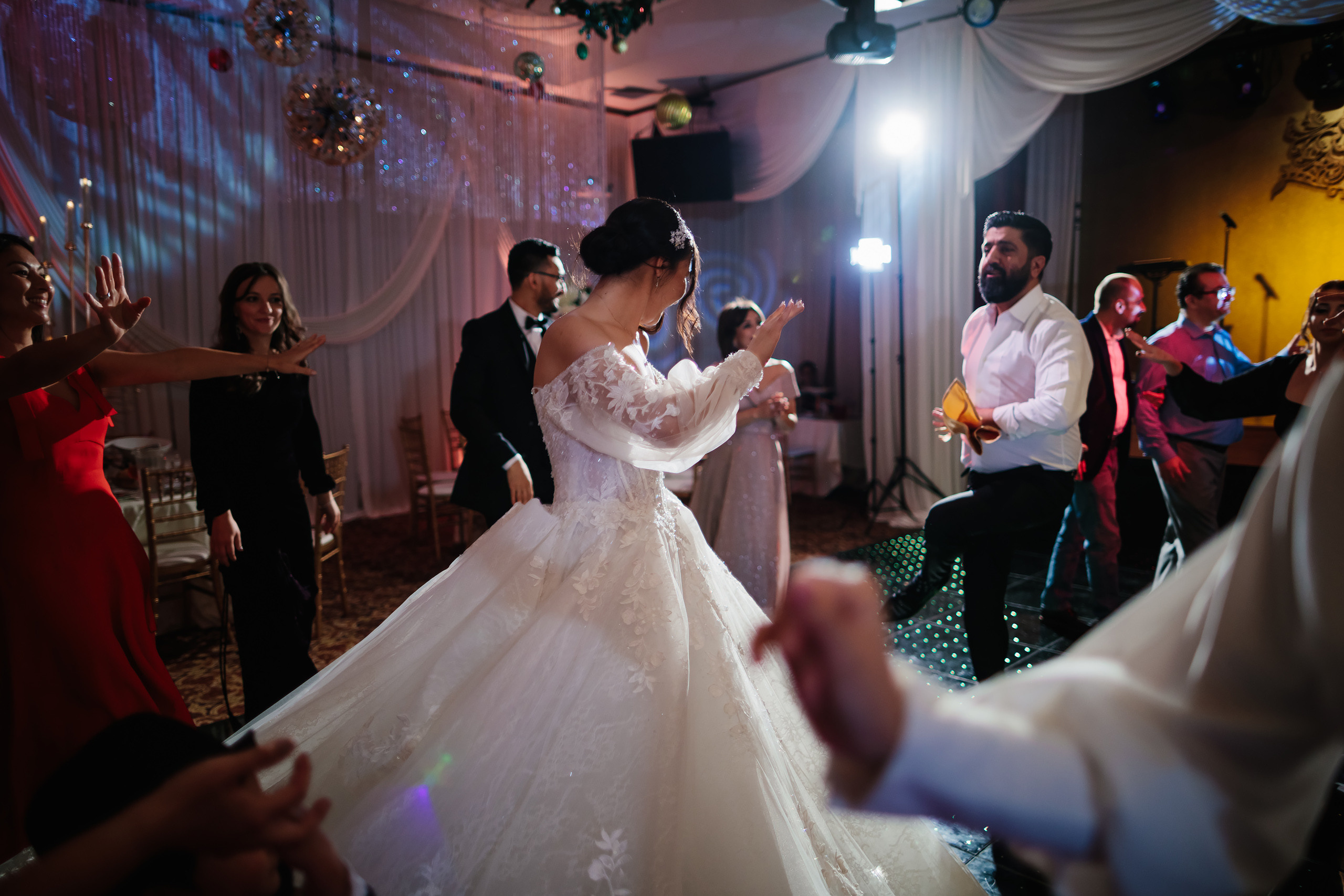 12.17.2021 Wedding. Wedding family event photographer in Chicago Nick Yushevich