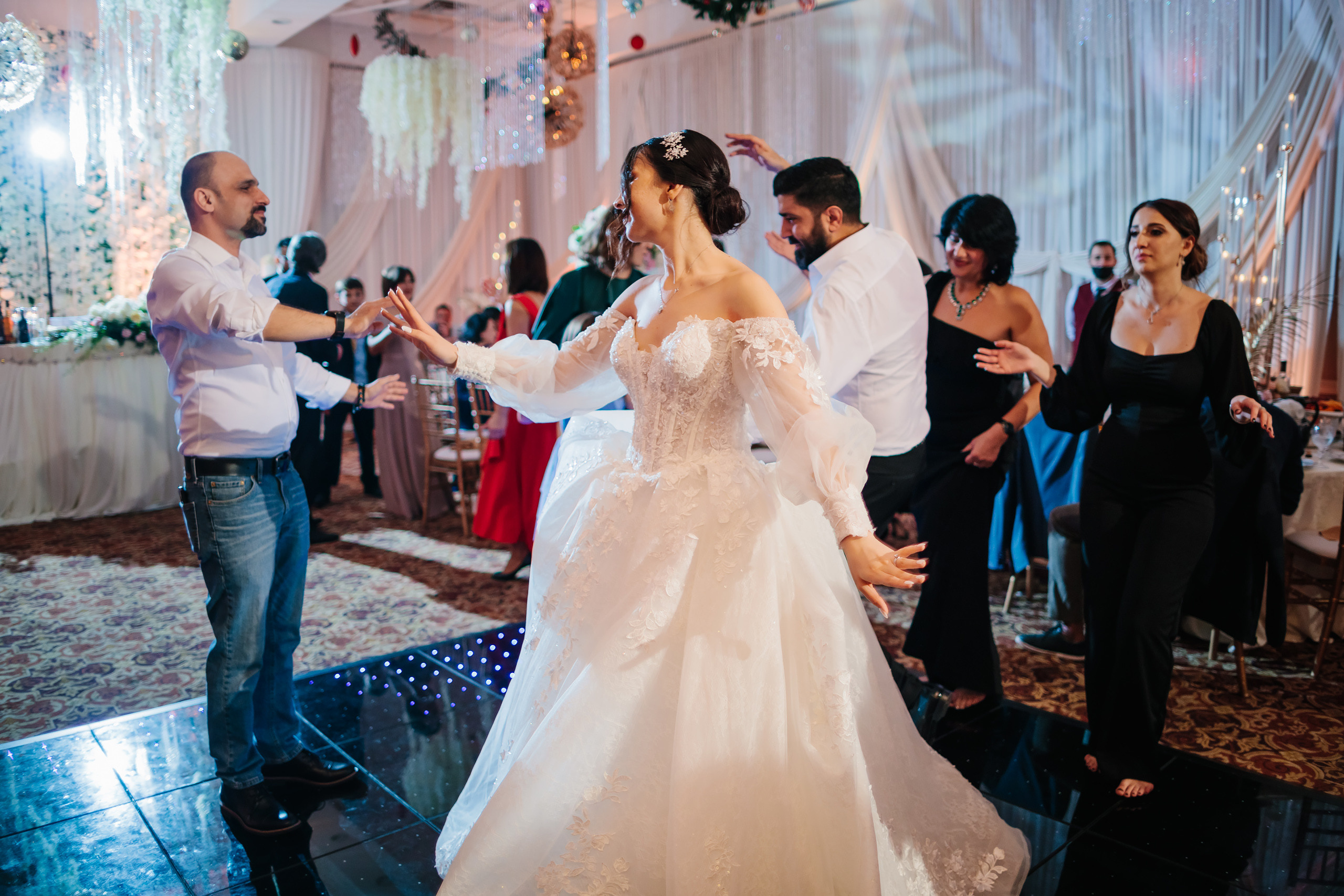 12.17.2021 Wedding. Wedding family event photographer in Chicago Nick Yushevich