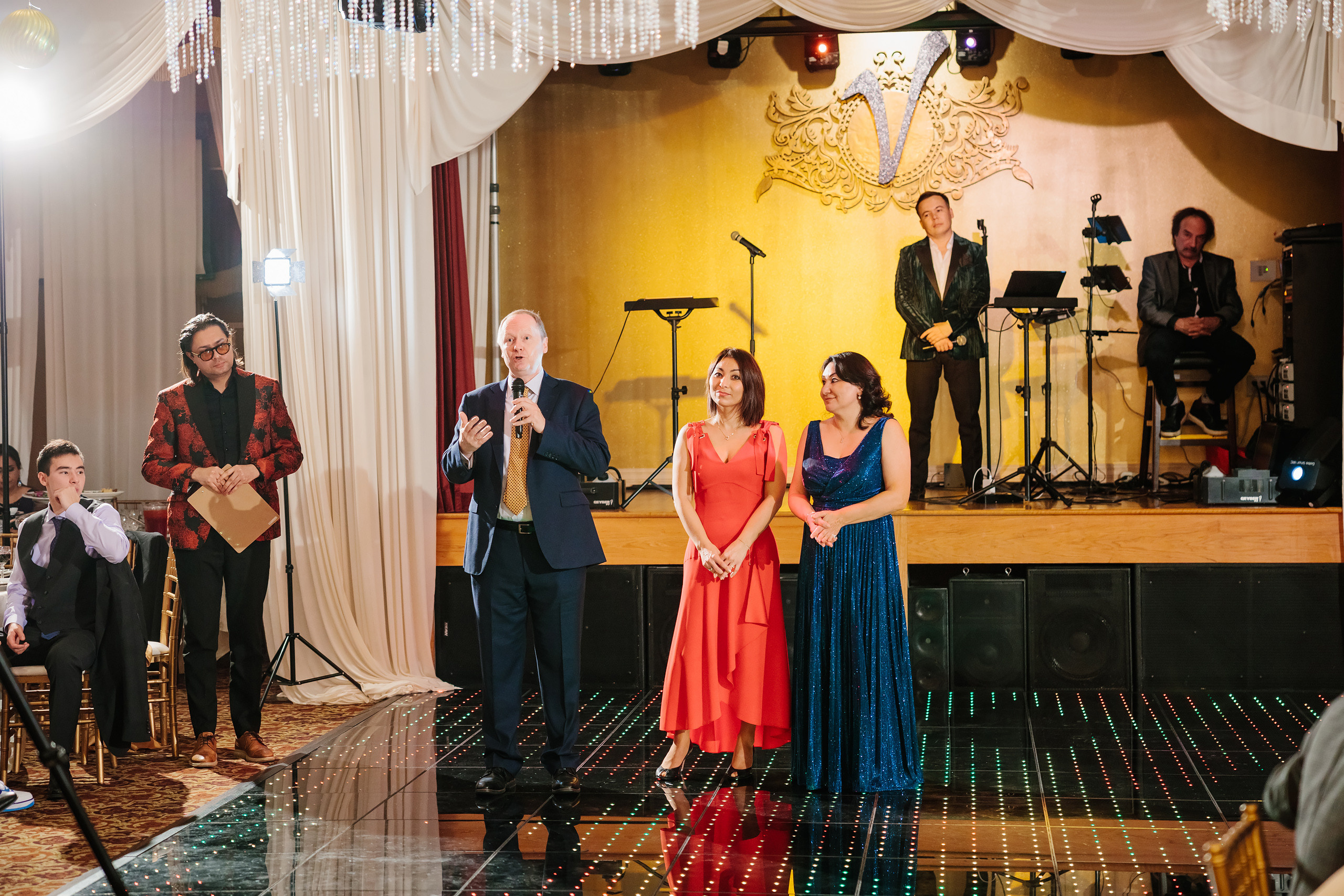 12.17.2021 Wedding. Wedding family event photographer in Chicago Nick Yushevich