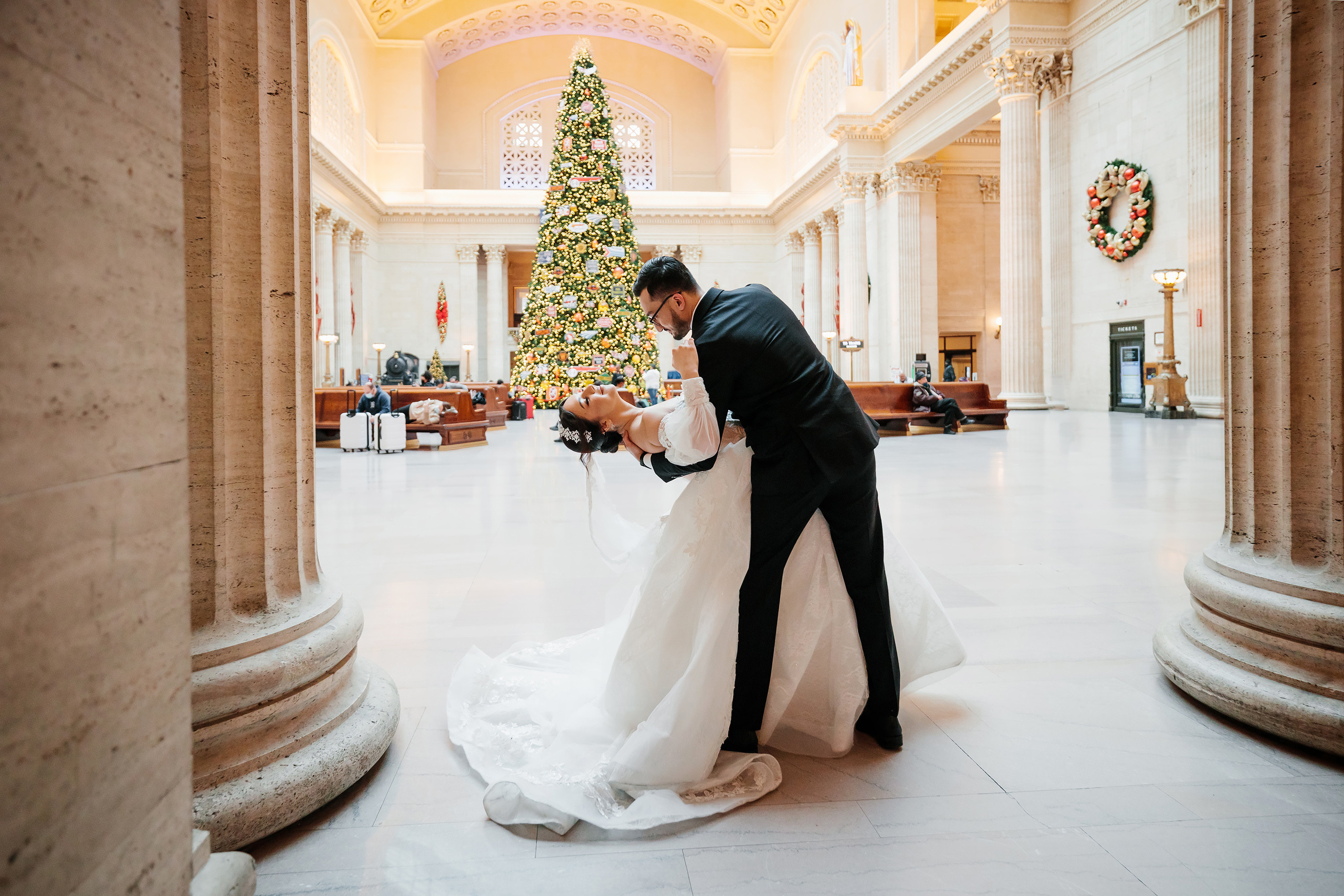 12.17.2021 Wedding. Wedding family event photographer in Chicago Nick Yushevich