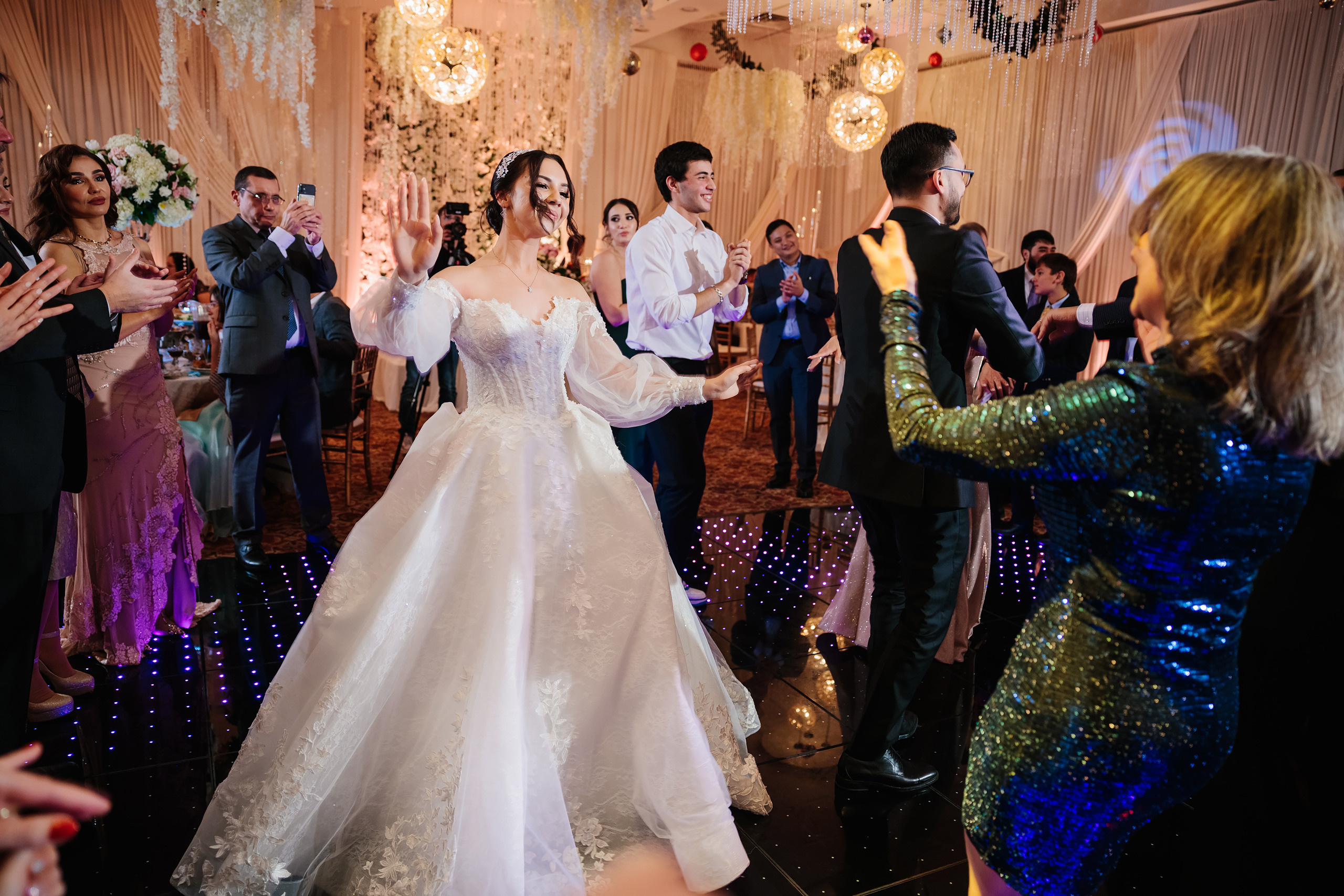 12.17.2021 Wedding. Wedding family event photographer in Chicago Nick Yushevich