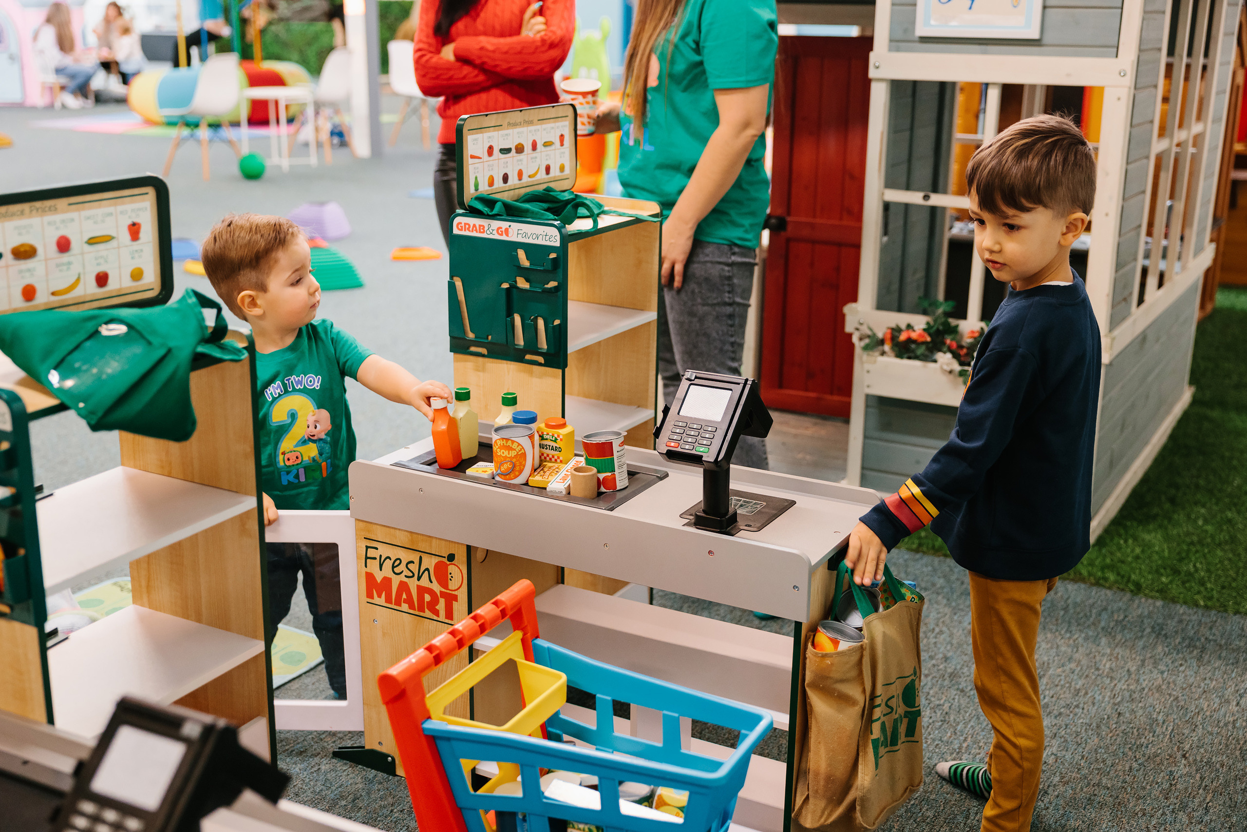 12.18.2021 Birthday Party. Wedding family event photographer in Chicago Nick Yushevich