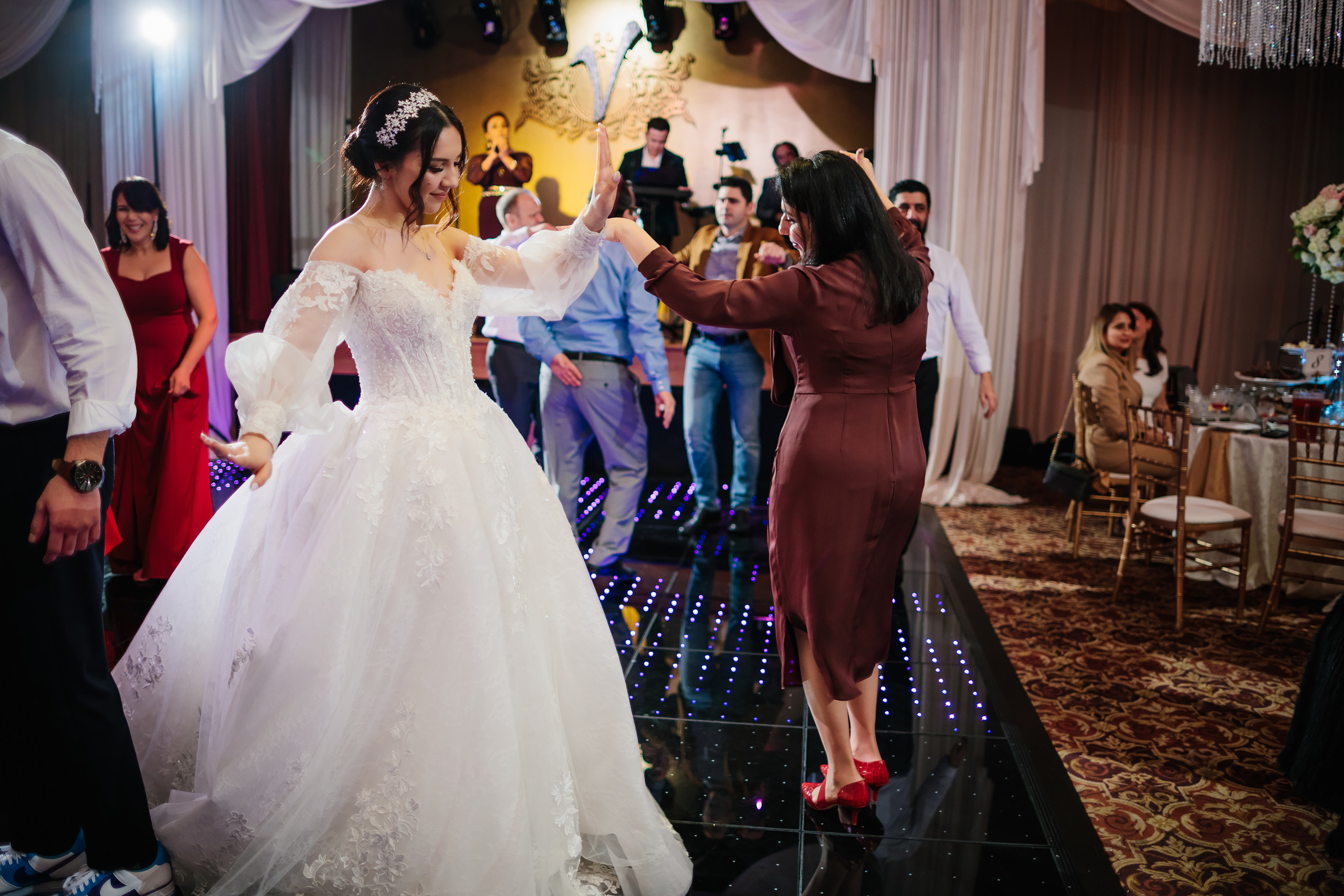 12.17.2021 Wedding. Wedding family event photographer in Chicago Nick Yushevich