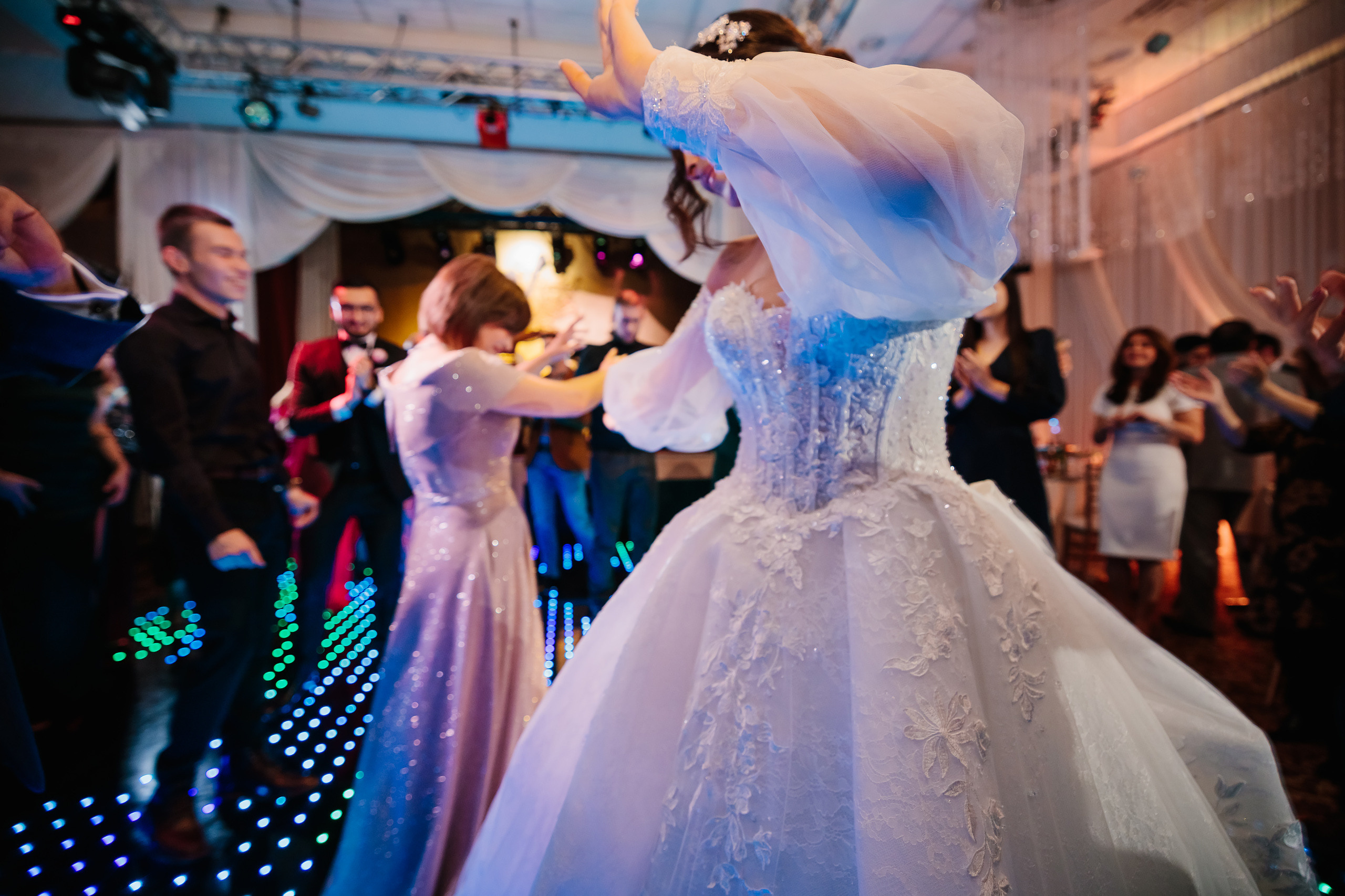 12.17.2021 Wedding. Wedding family event photographer in Chicago Nick Yushevich