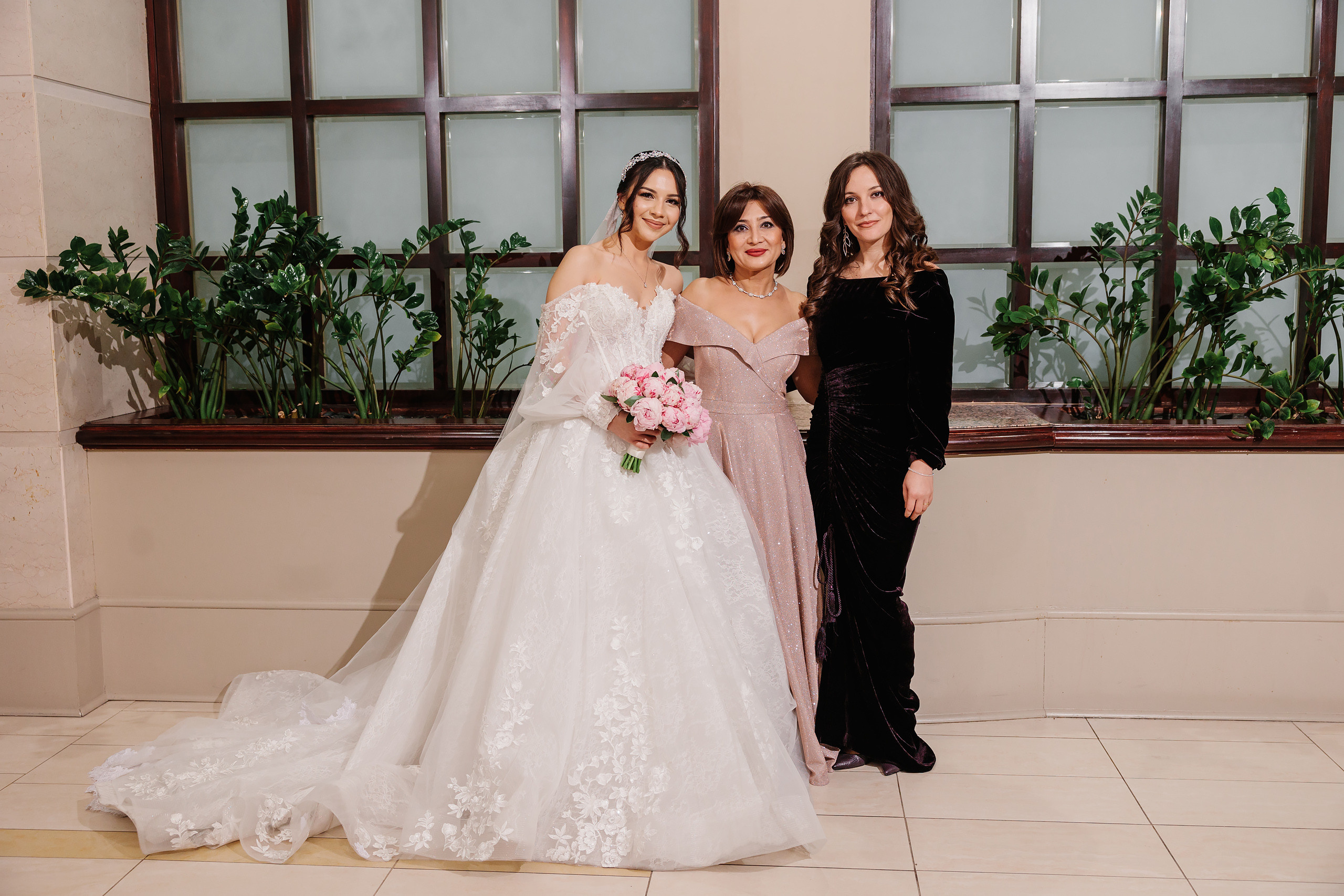 12.17.2021 Wedding. Wedding family event photographer in Chicago Nick Yushevich