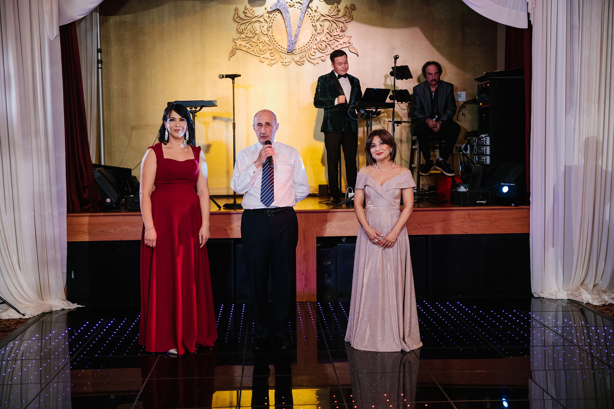 12.17.2021 Wedding. Wedding family event photographer in Chicago Nick Yushevich