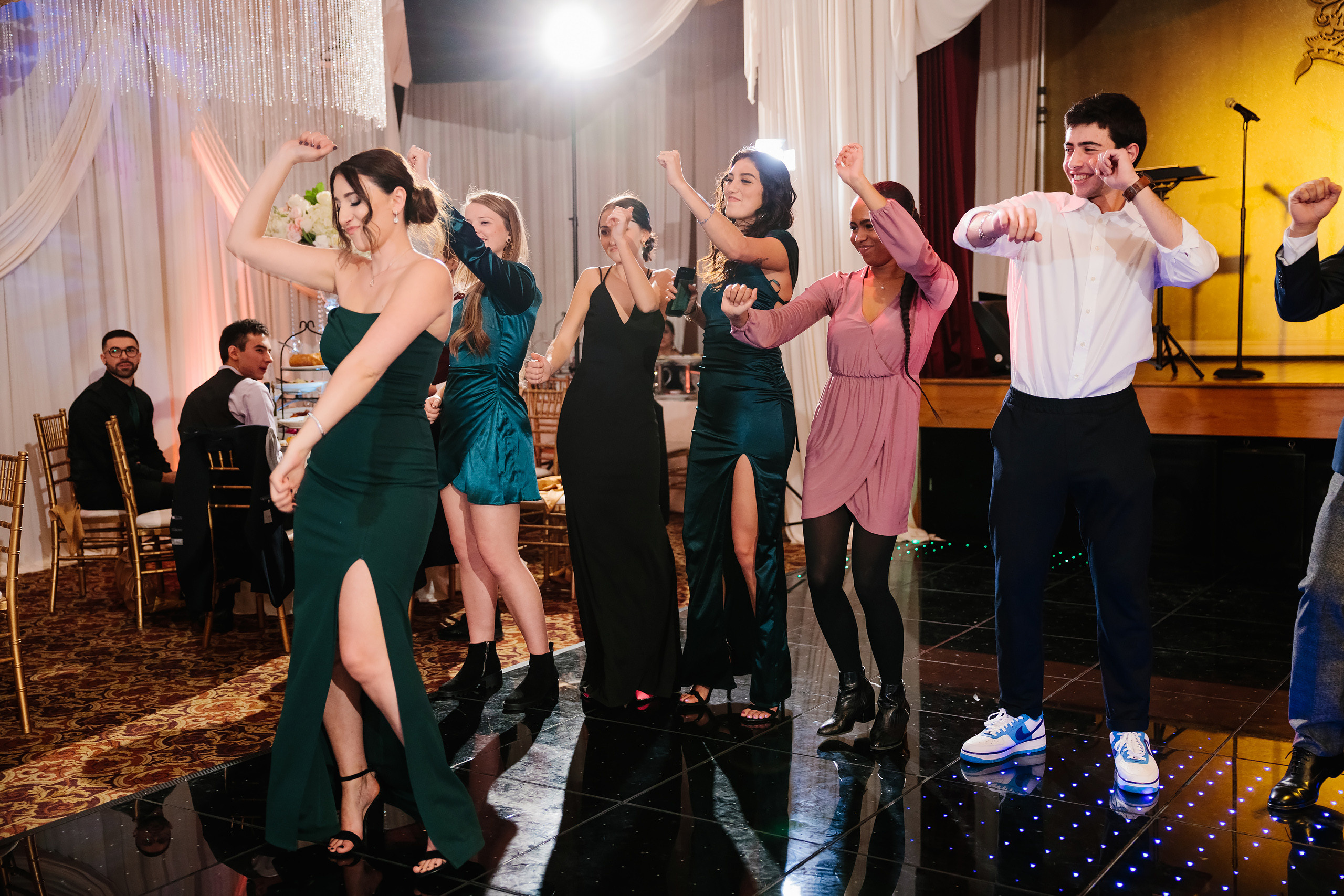 12.17.2021 Wedding. Wedding family event photographer in Chicago Nick Yushevich