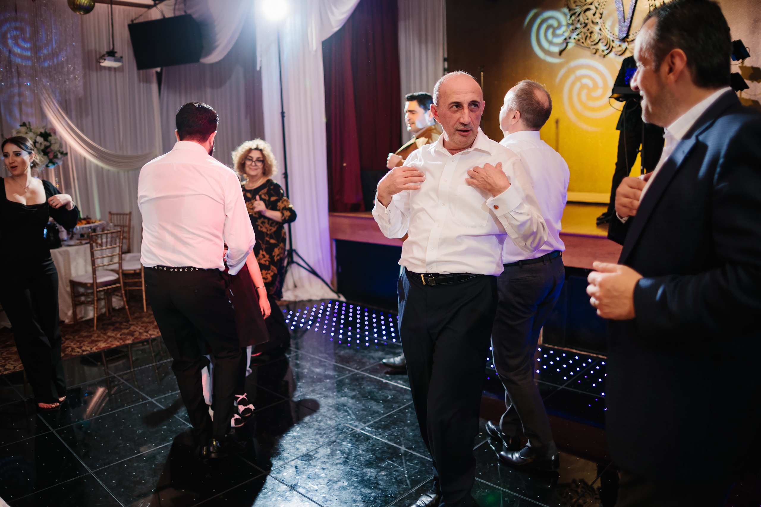 12.17.2021 Wedding. Wedding family event photographer in Chicago Nick Yushevich