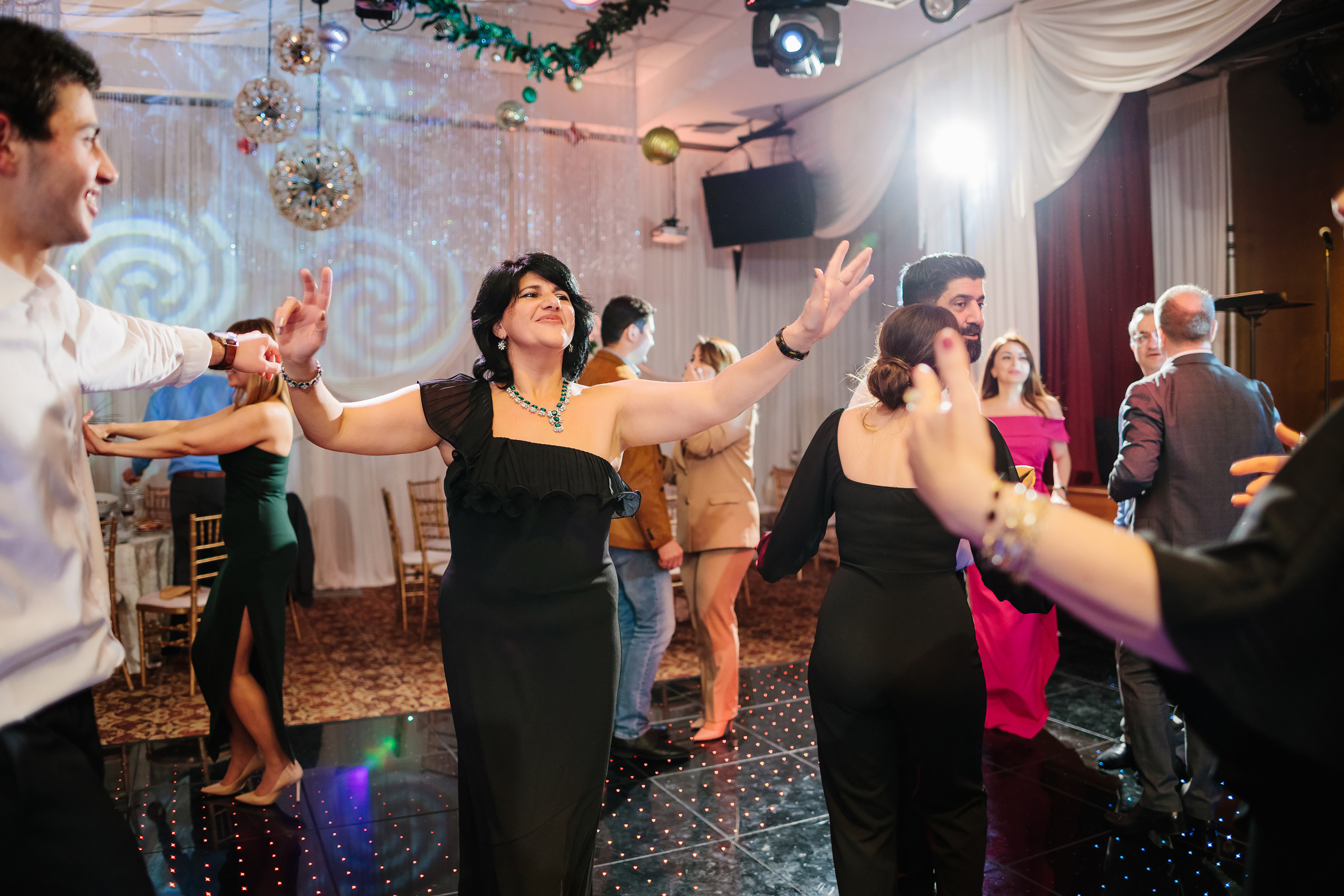 12.17.2021 Wedding. Wedding family event photographer in Chicago Nick Yushevich