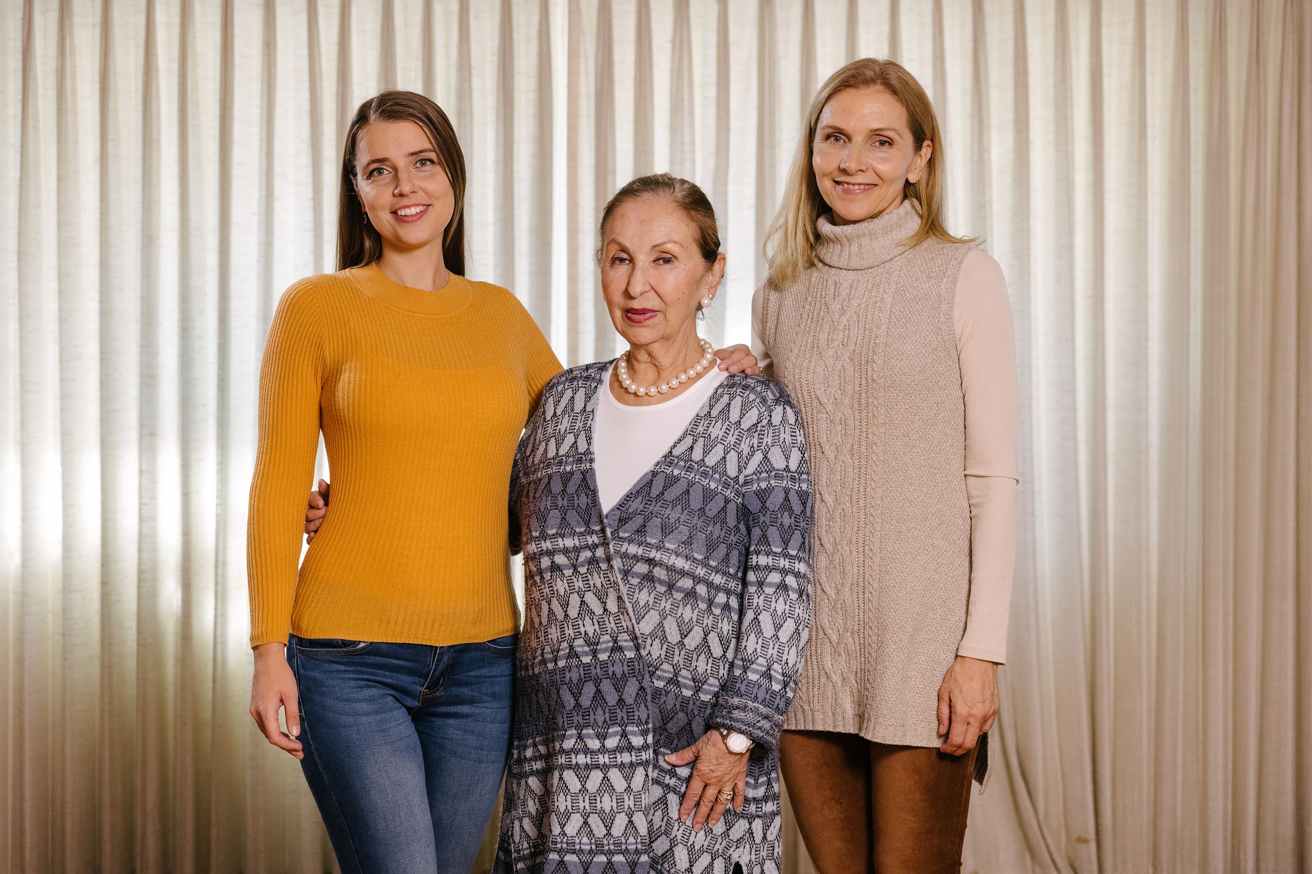 03082022 Family Photoshoot. Wedding family event photographer in Chicago Nick Yushevich