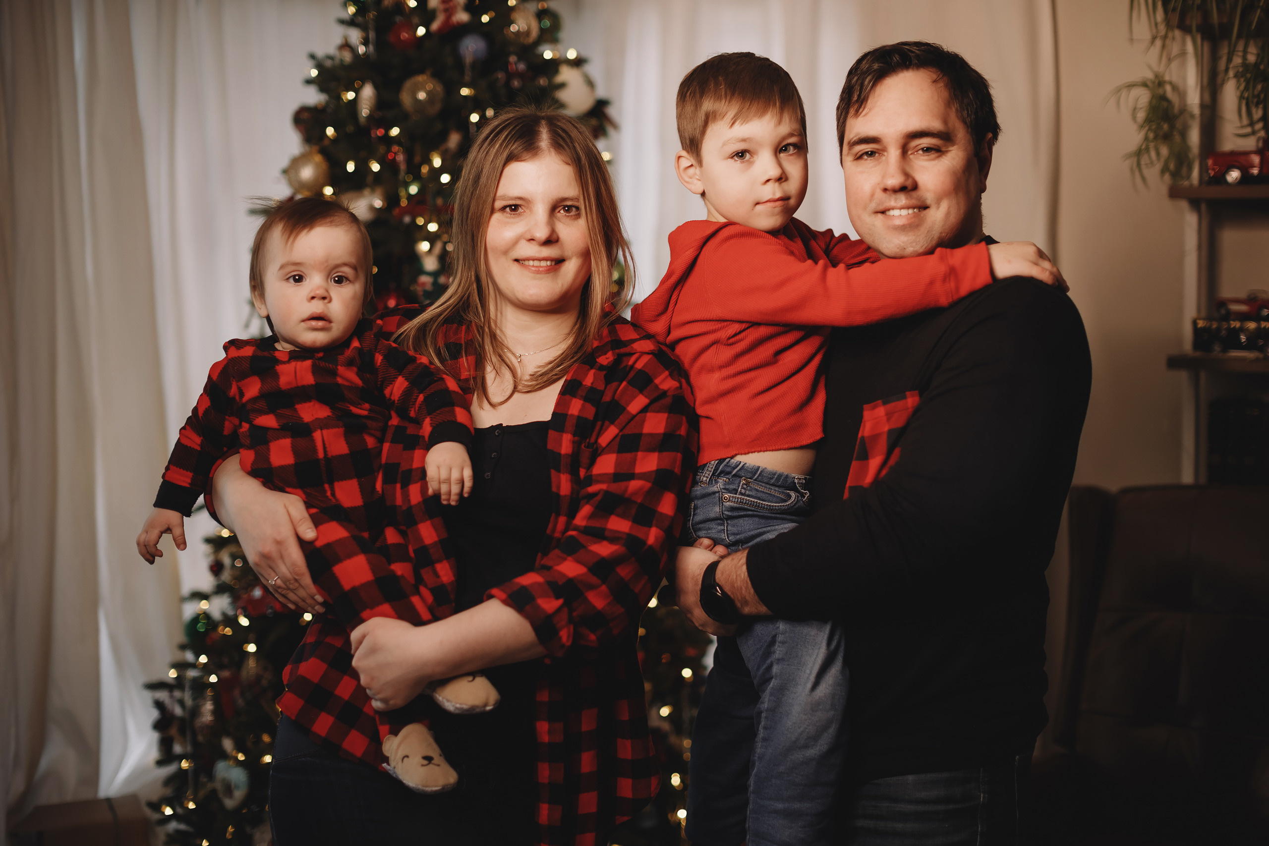 01302022 Christmas Photoshoot. Wedding family event photographer in Chicago Nick Yushevich