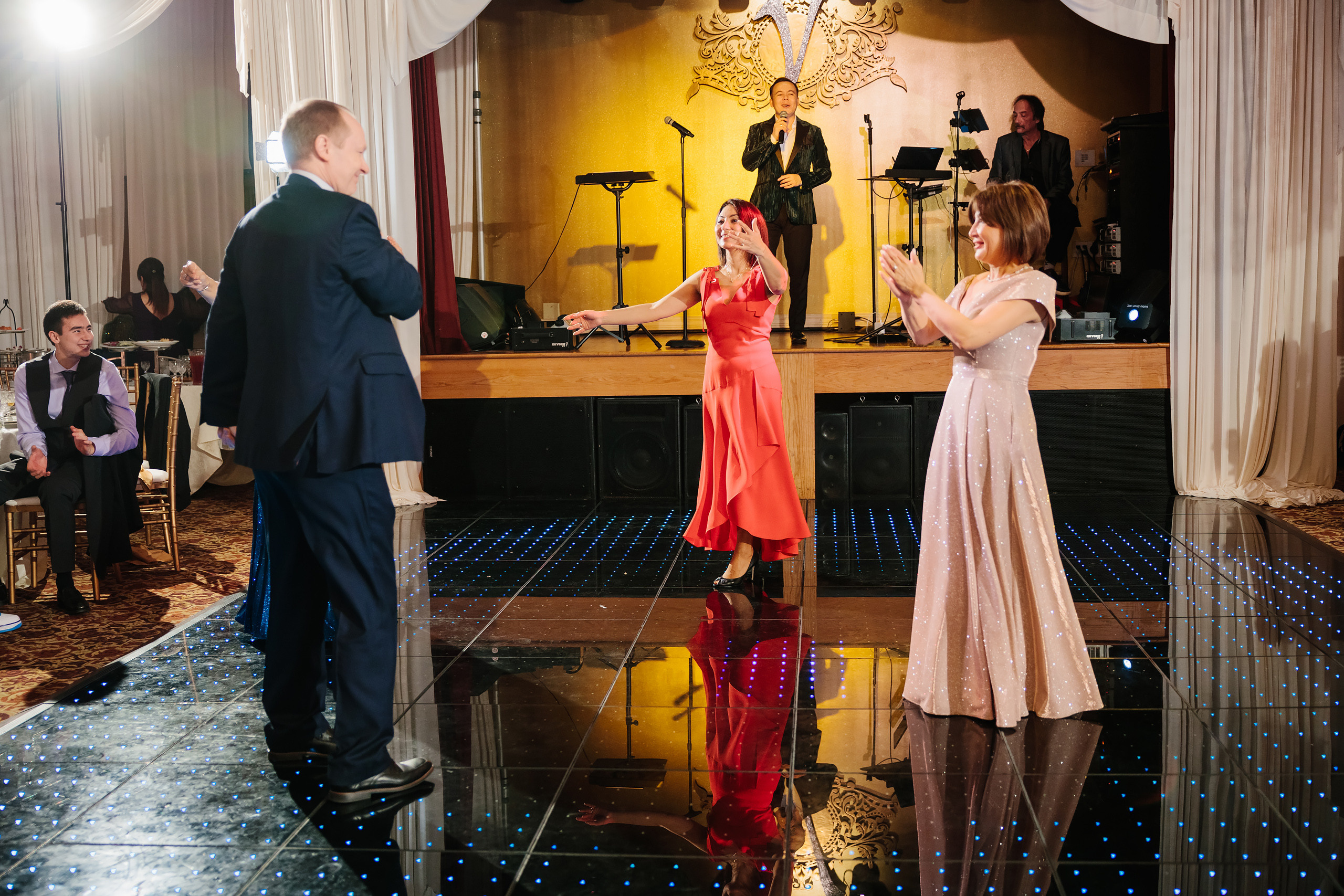 12.17.2021 Wedding. Wedding family event photographer in Chicago Nick Yushevich