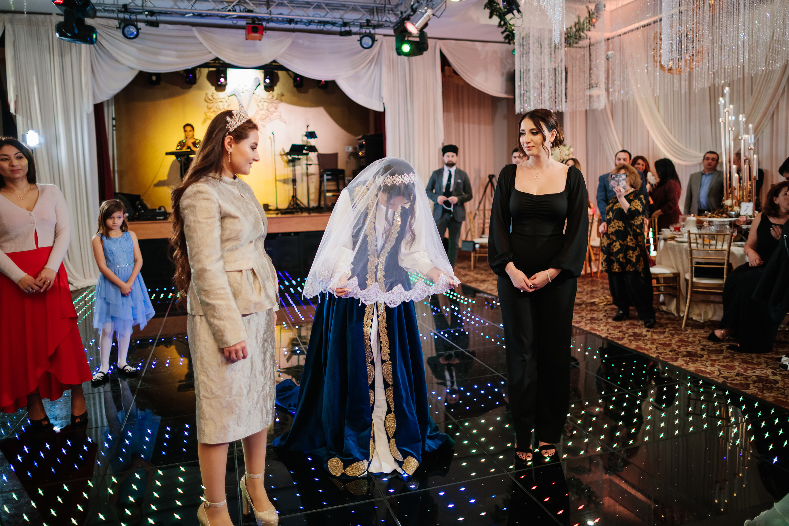 12.17.2021 Wedding. Wedding family event photographer in Chicago Nick Yushevich