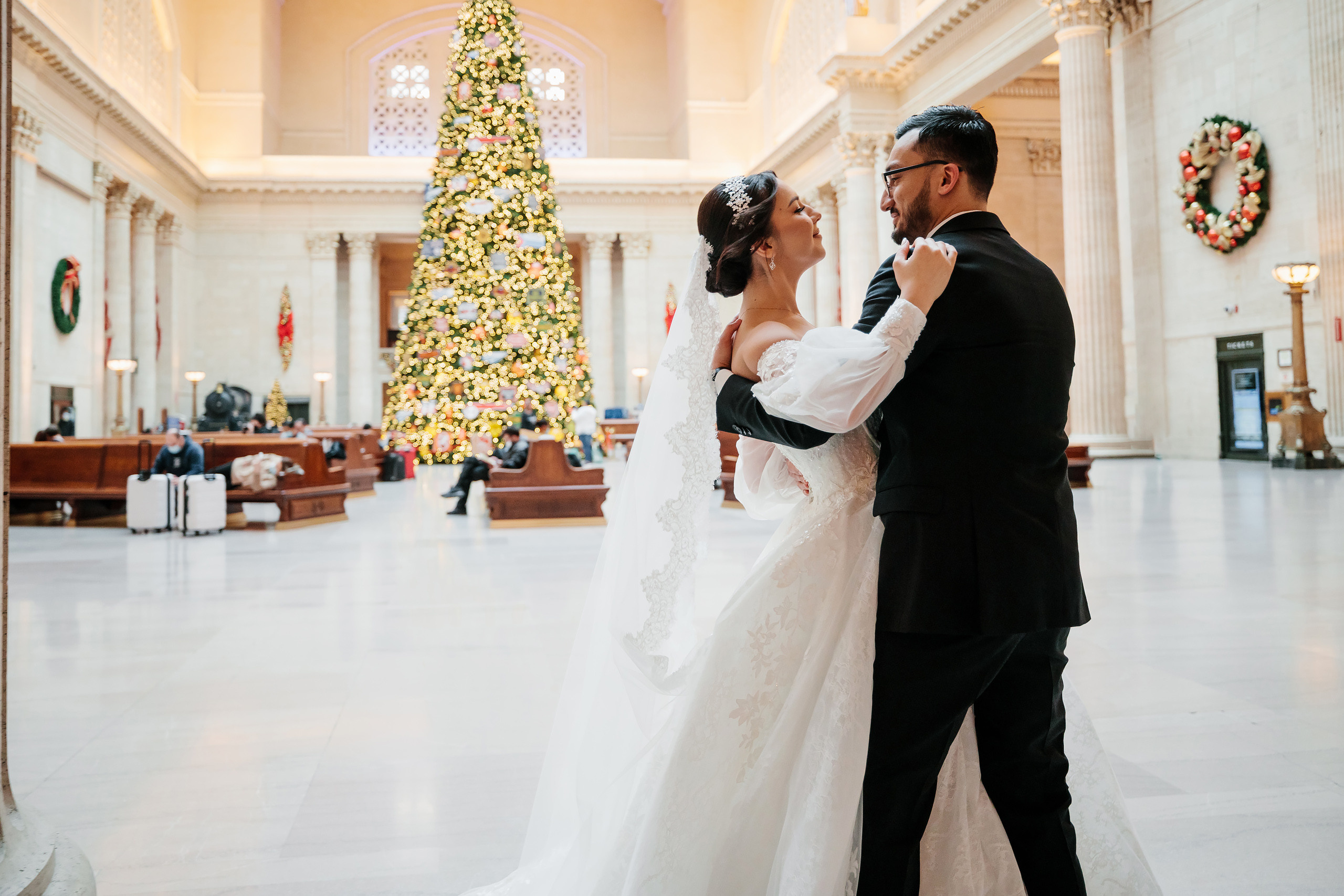 12.17.2021 Wedding. Wedding family event photographer in Chicago Nick Yushevich