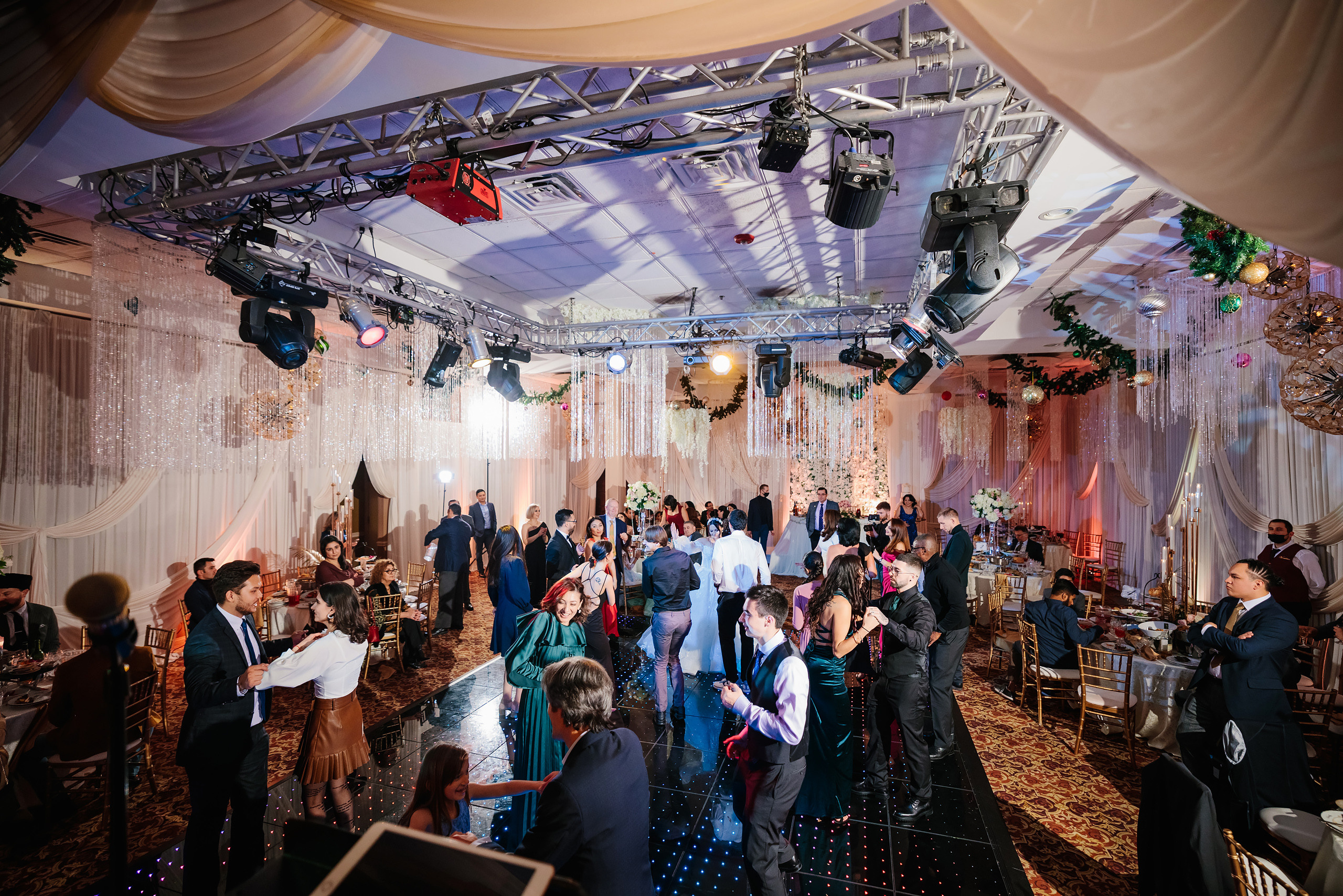 12.17.2021 Wedding. Wedding family event photographer in Chicago Nick Yushevich