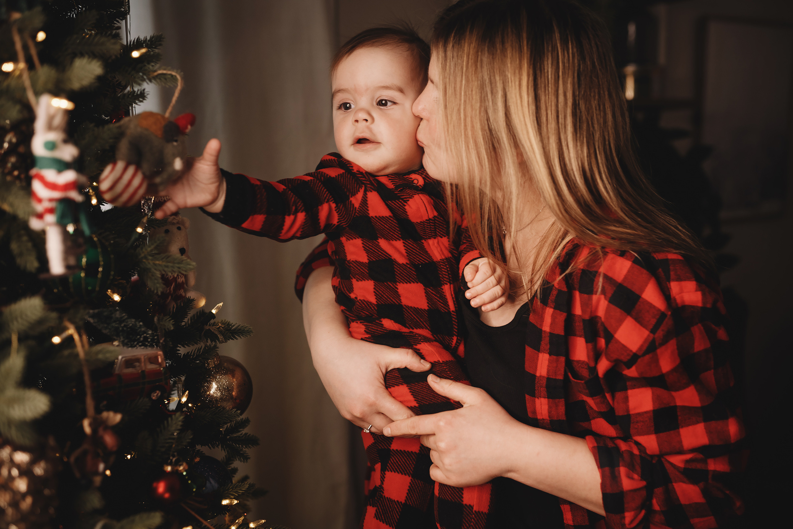 01302022 Christmas Photoshoot. Wedding family event photographer in Chicago Nick Yushevich