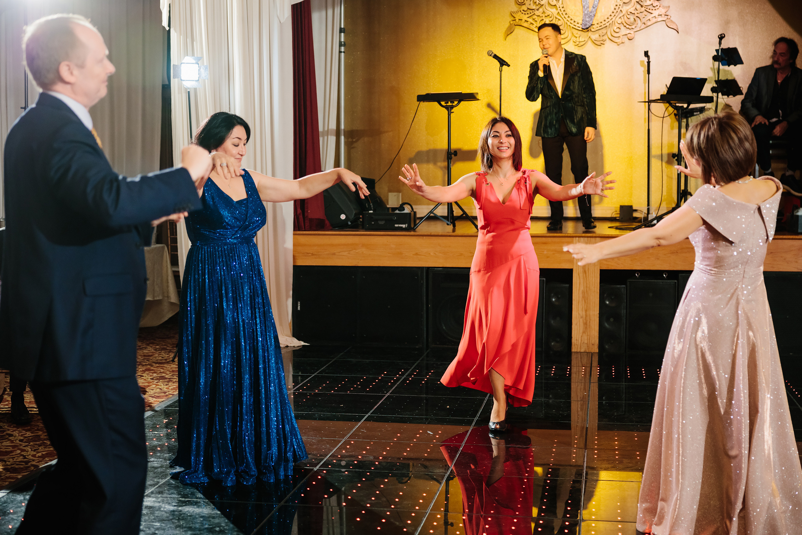 12.17.2021 Wedding. Wedding family event photographer in Chicago Nick Yushevich