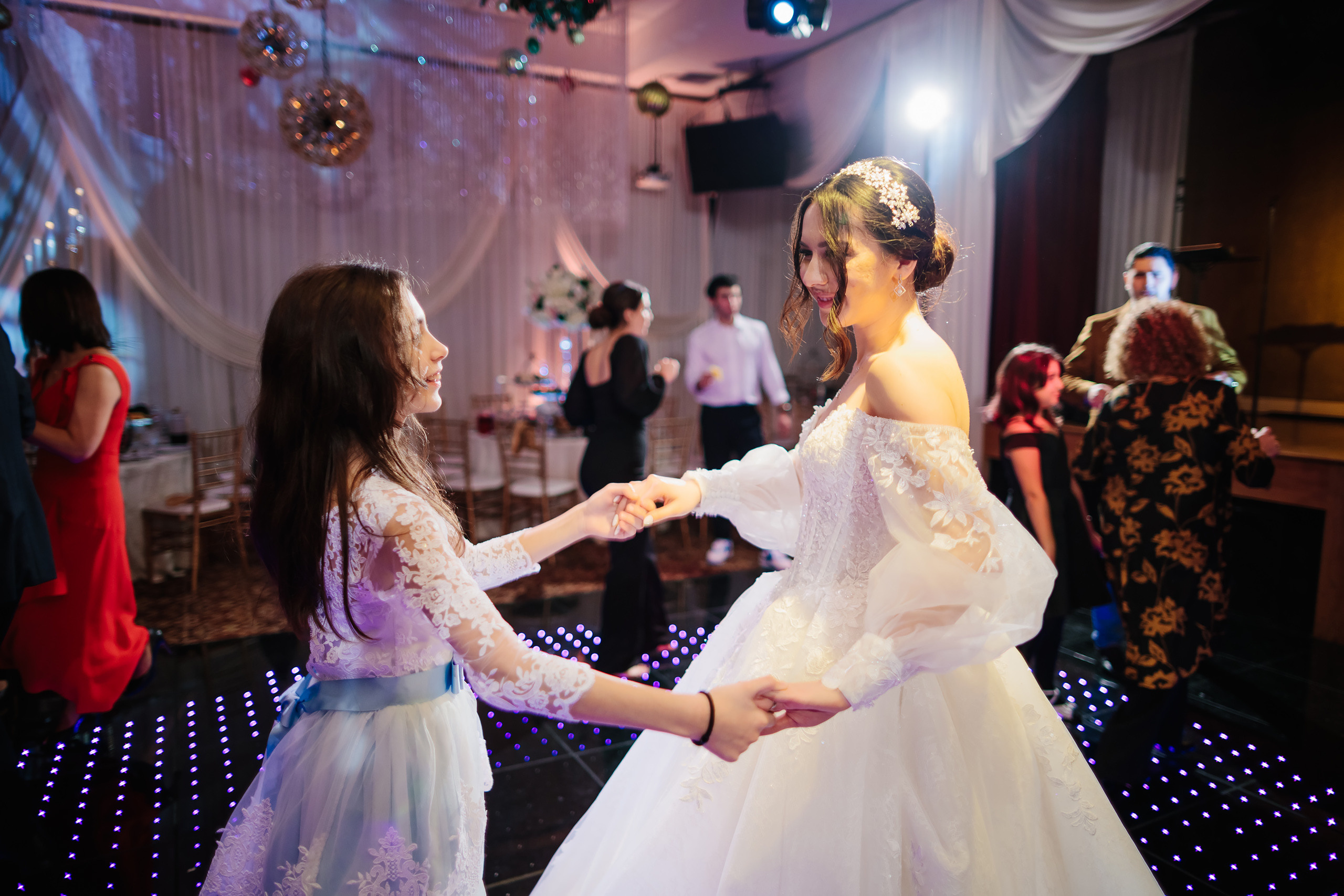 12.17.2021 Wedding. Wedding family event photographer in Chicago Nick Yushevich