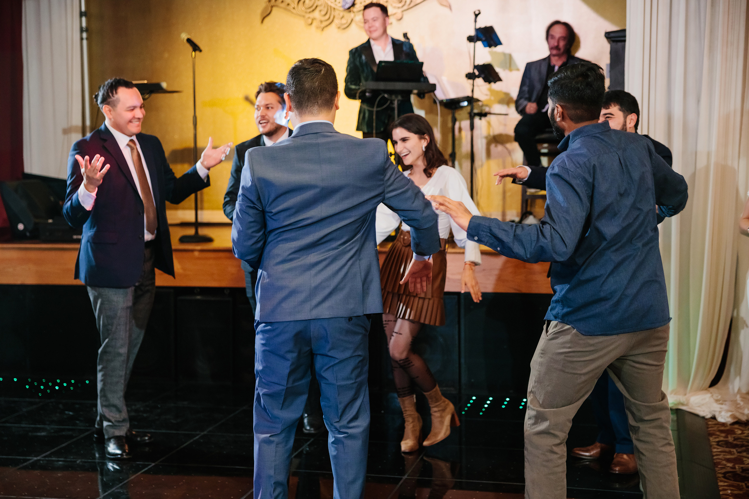 12.17.2021 Wedding. Wedding family event photographer in Chicago Nick Yushevich