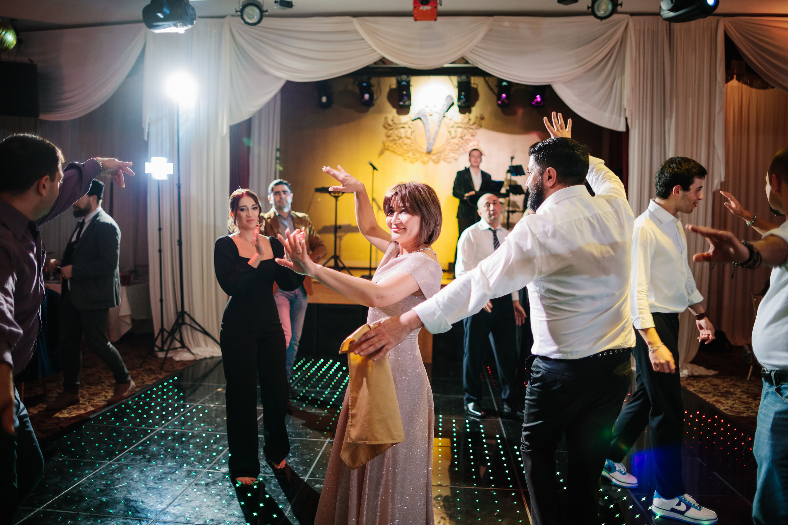 12.17.2021 Wedding. Wedding family event photographer in Chicago Nick Yushevich