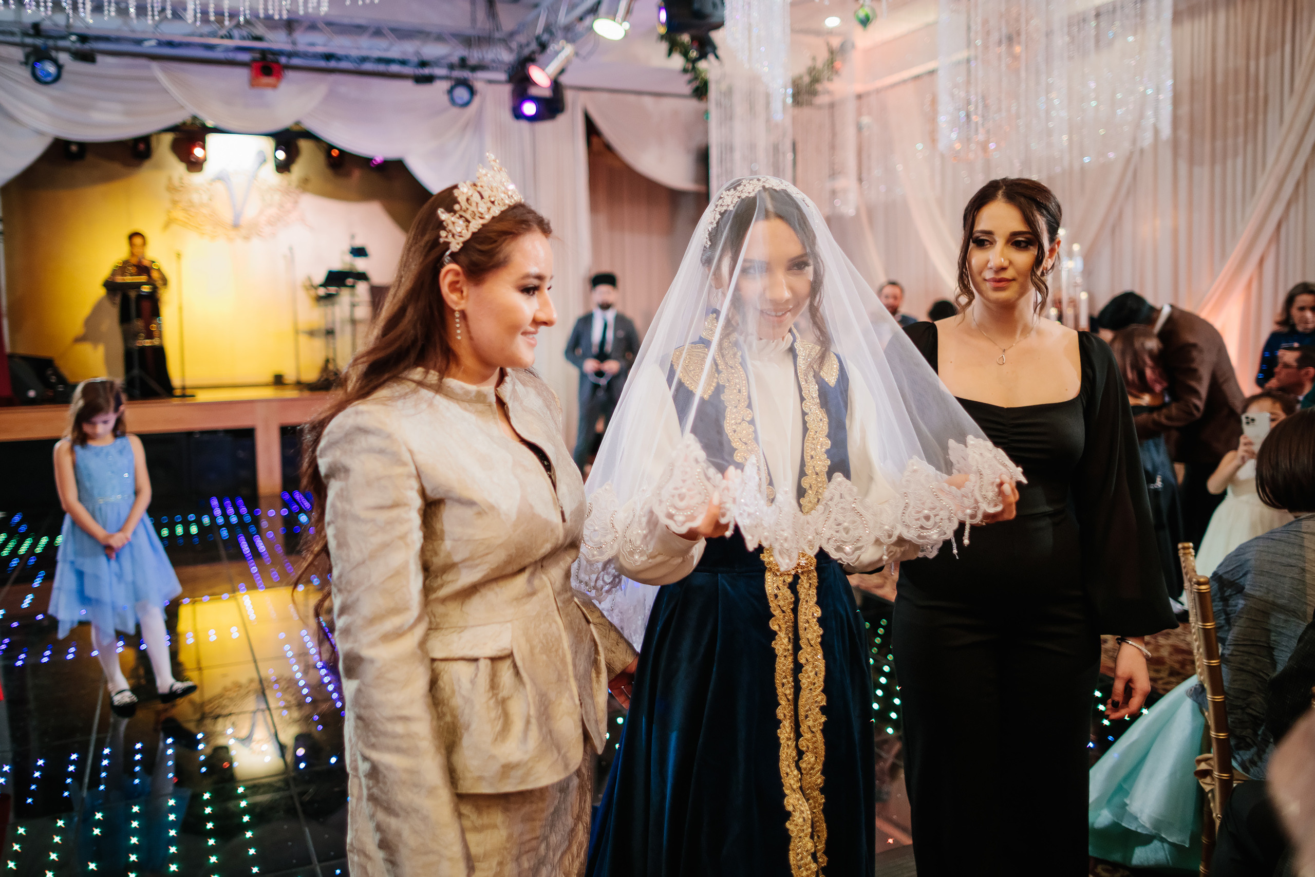 12.17.2021 Wedding. Wedding family event photographer in Chicago Nick Yushevich