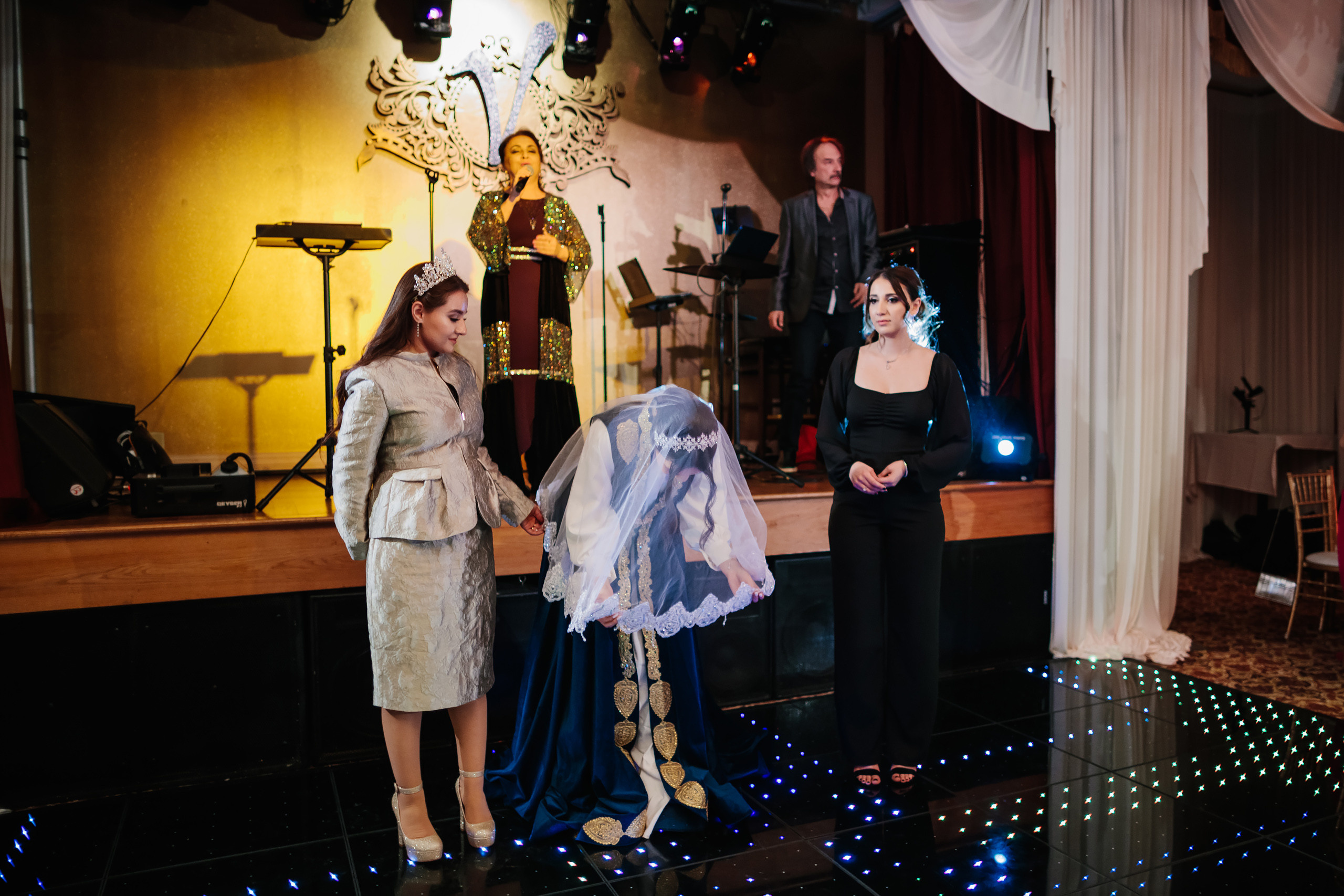 12.17.2021 Wedding. Wedding family event photographer in Chicago Nick Yushevich