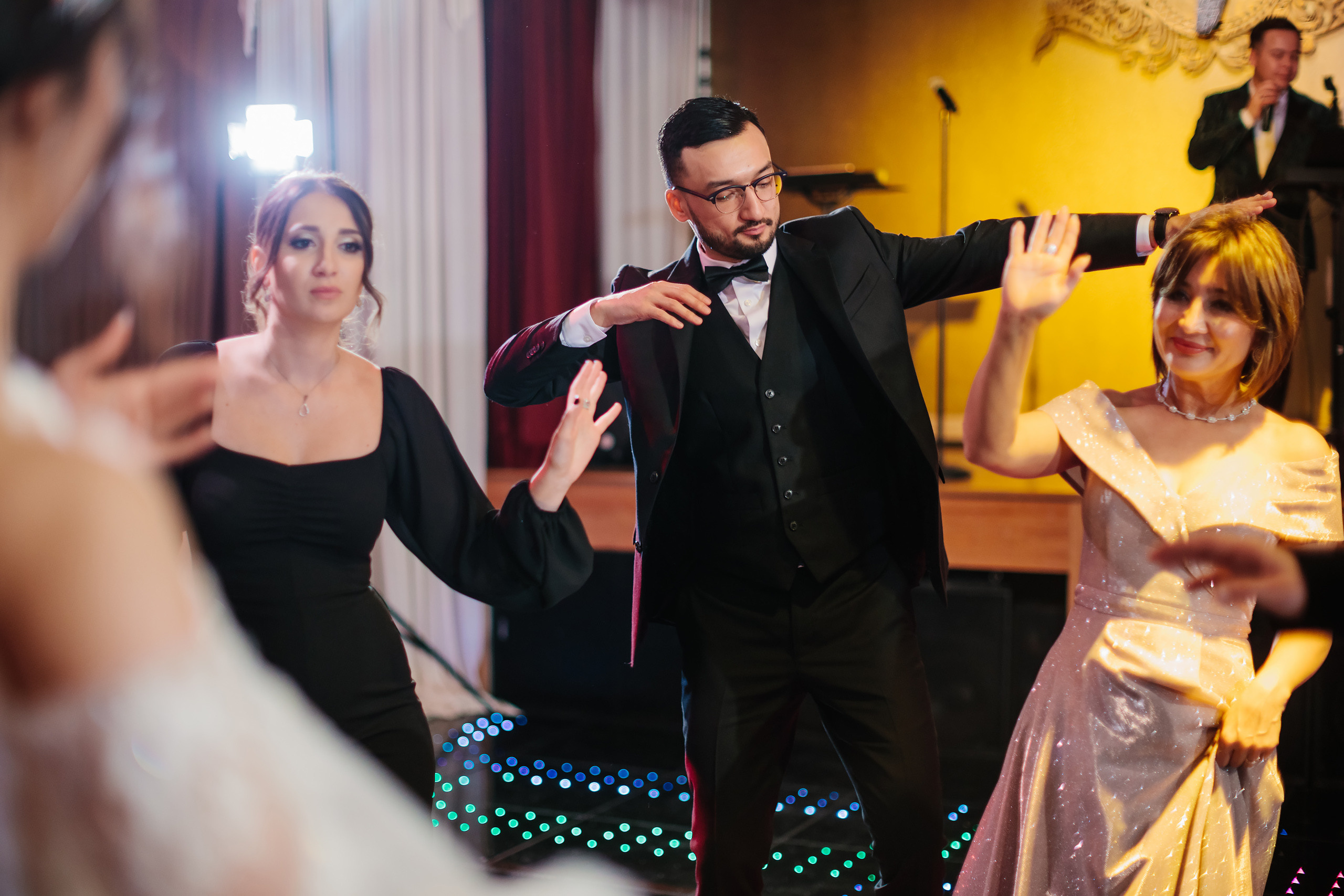 12.17.2021 Wedding. Wedding family event photographer in Chicago Nick Yushevich