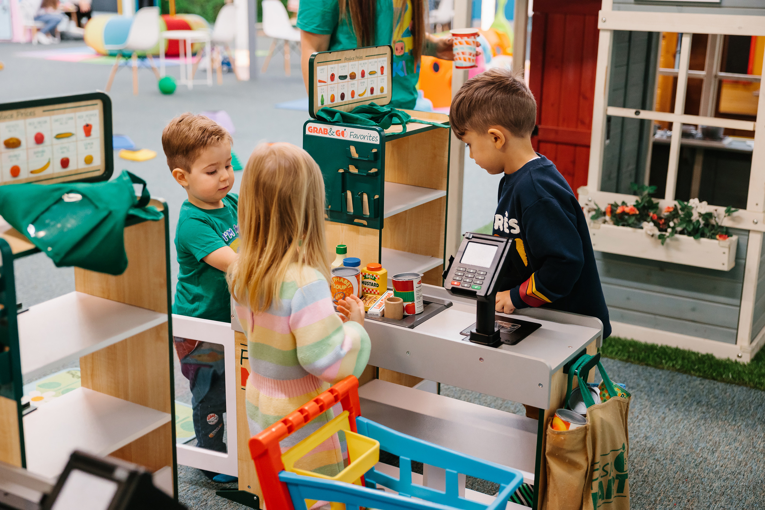 12.18.2021 Birthday Party. Wedding family event photographer in Chicago Nick Yushevich