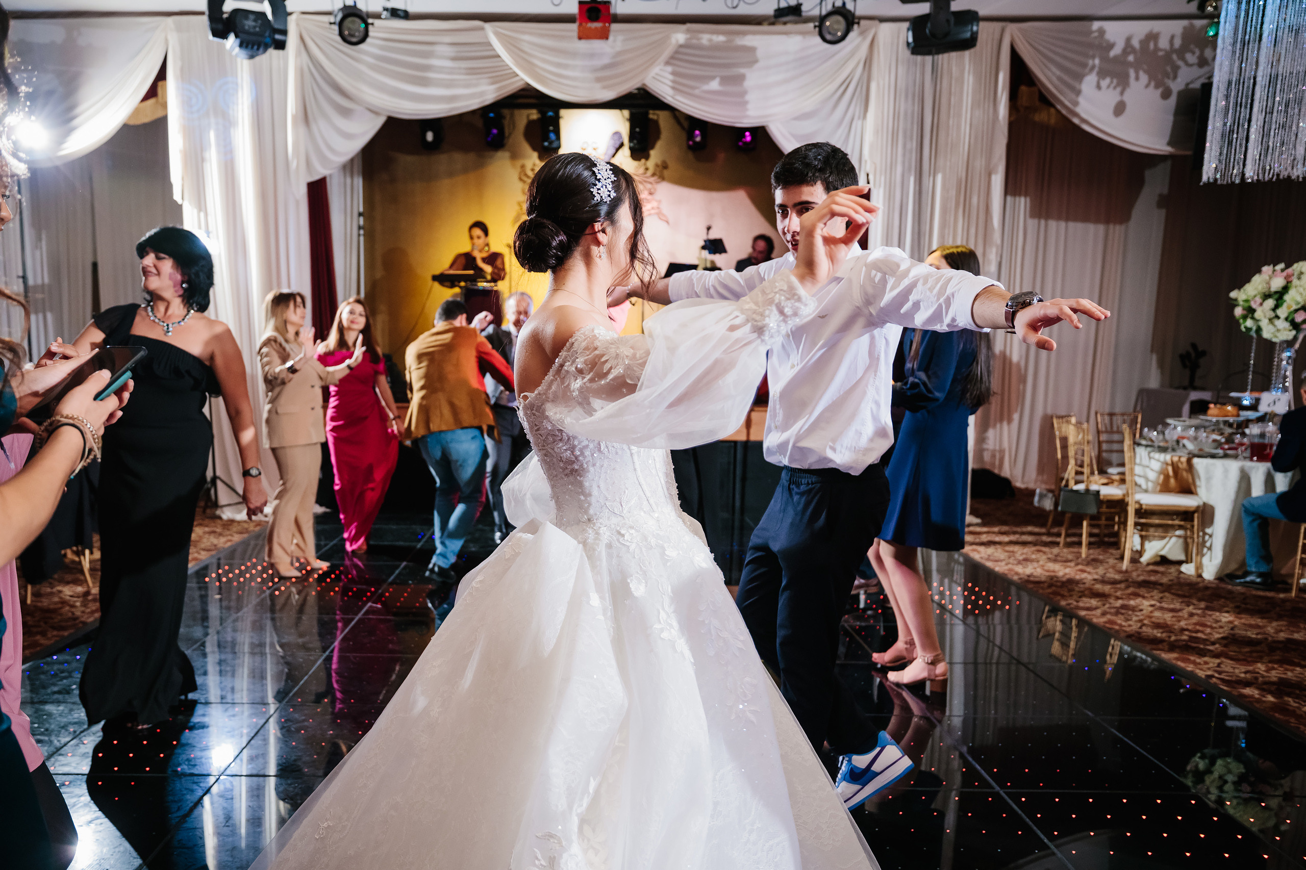 12.17.2021 Wedding. Wedding family event photographer in Chicago Nick Yushevich