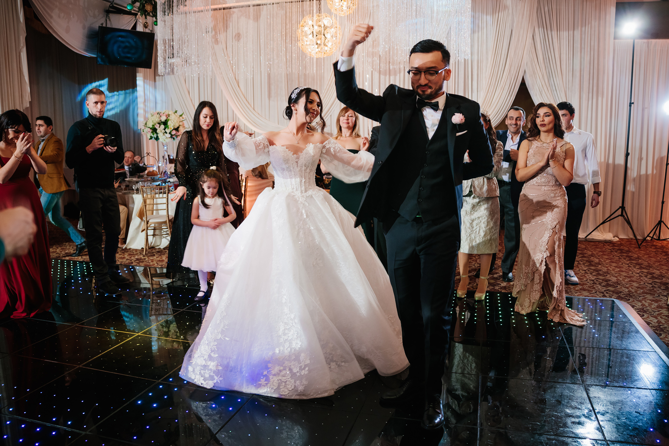 12.17.2021 Wedding. Wedding family event photographer in Chicago Nick Yushevich