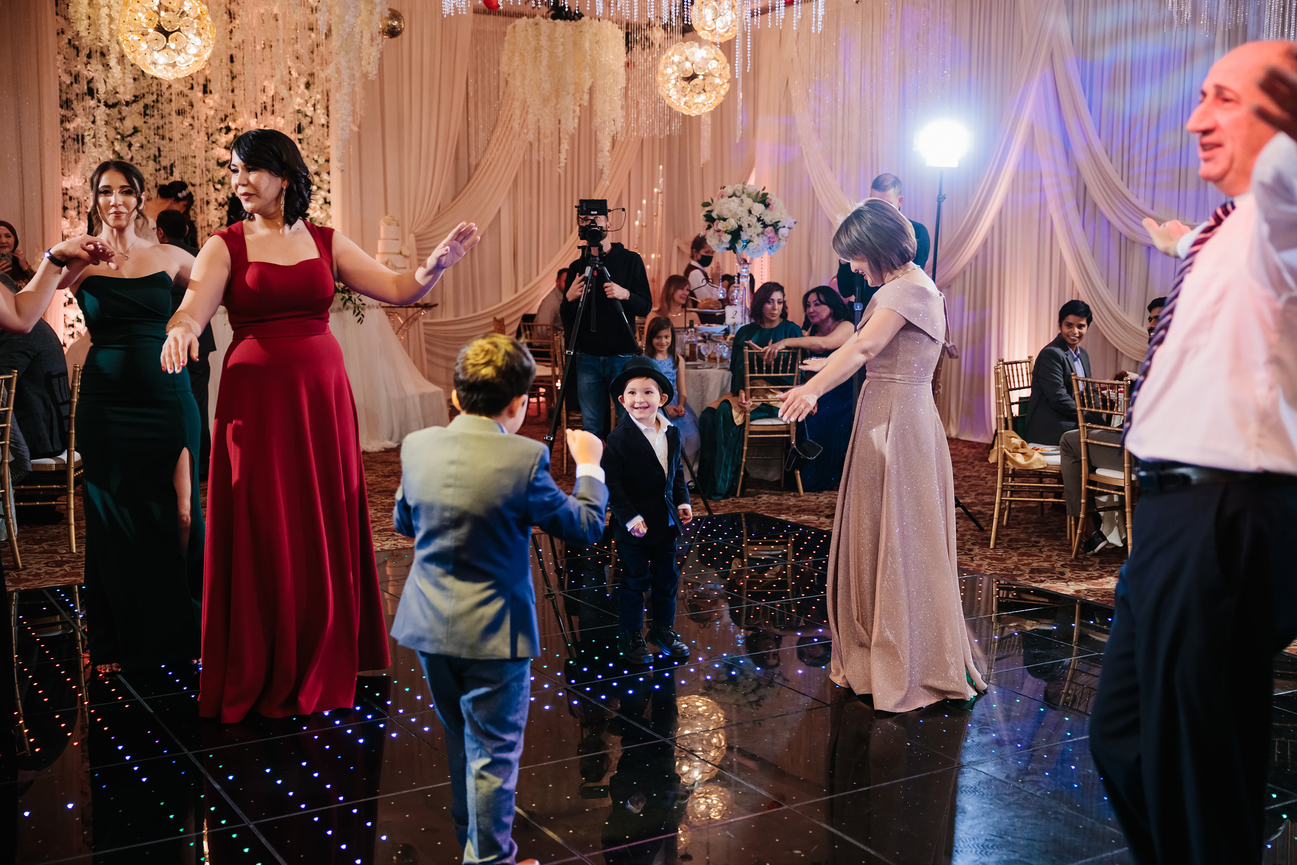 12.17.2021 Wedding. Wedding family event photographer in Chicago Nick Yushevich