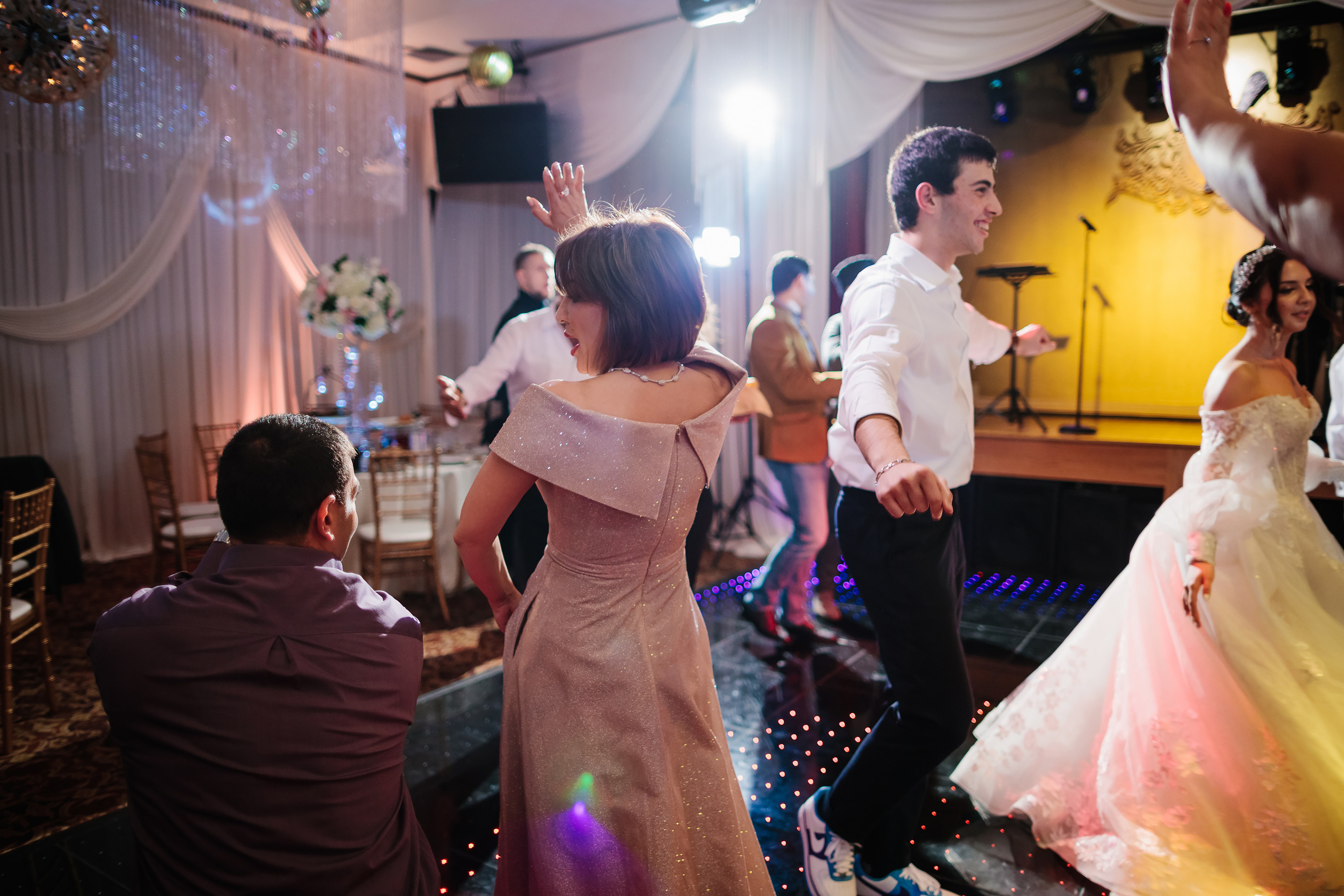 12.17.2021 Wedding. Wedding family event photographer in Chicago Nick Yushevich