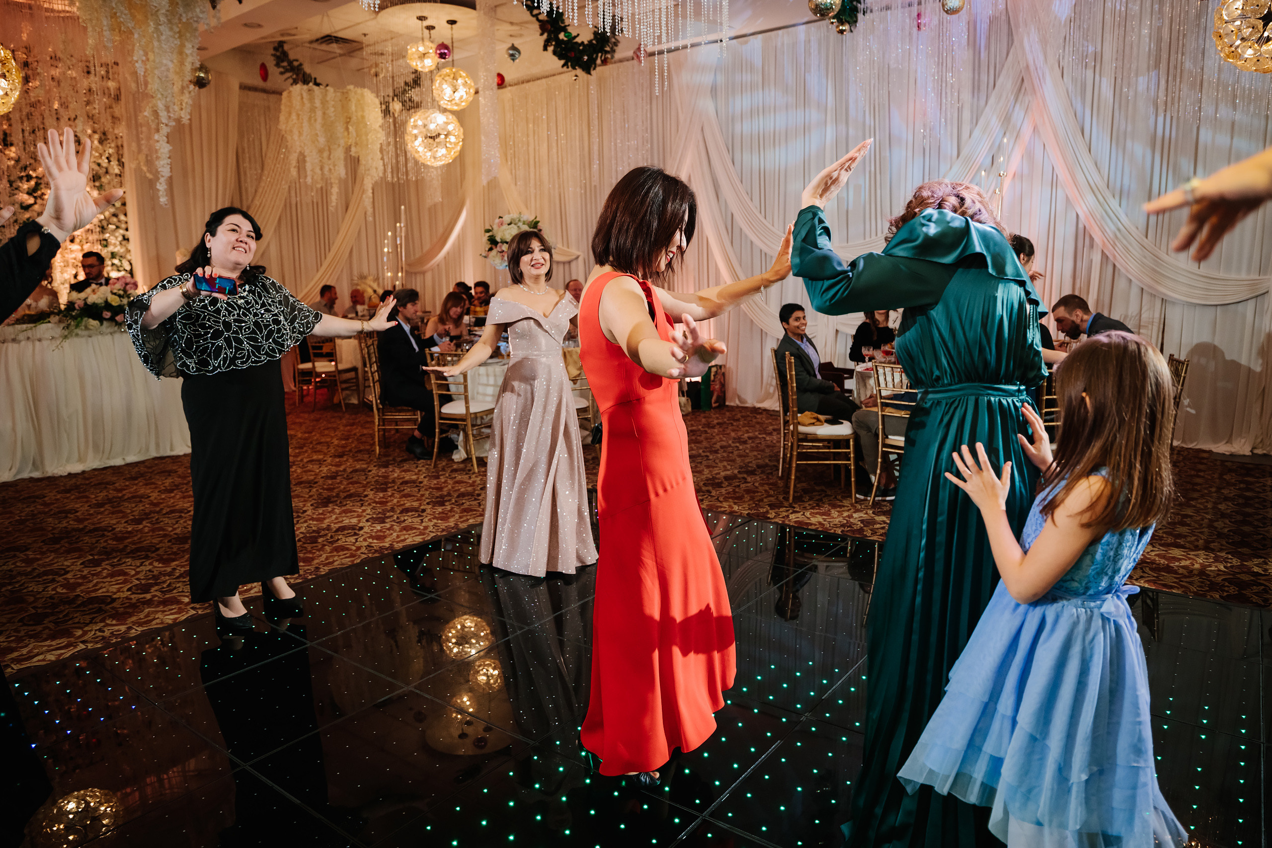 12.17.2021 Wedding. Wedding family event photographer in Chicago Nick Yushevich