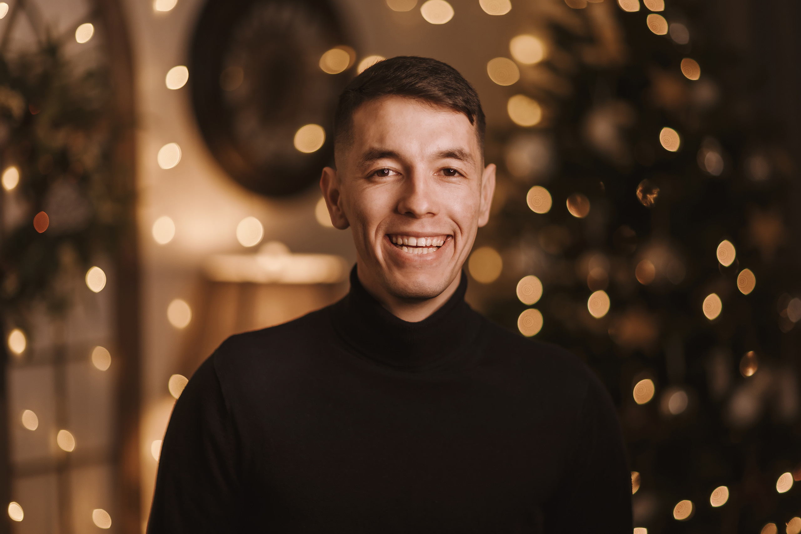 12192021 Christmas Photoshoot 16. Wedding family event photographer in Chicago Nick Yushevich