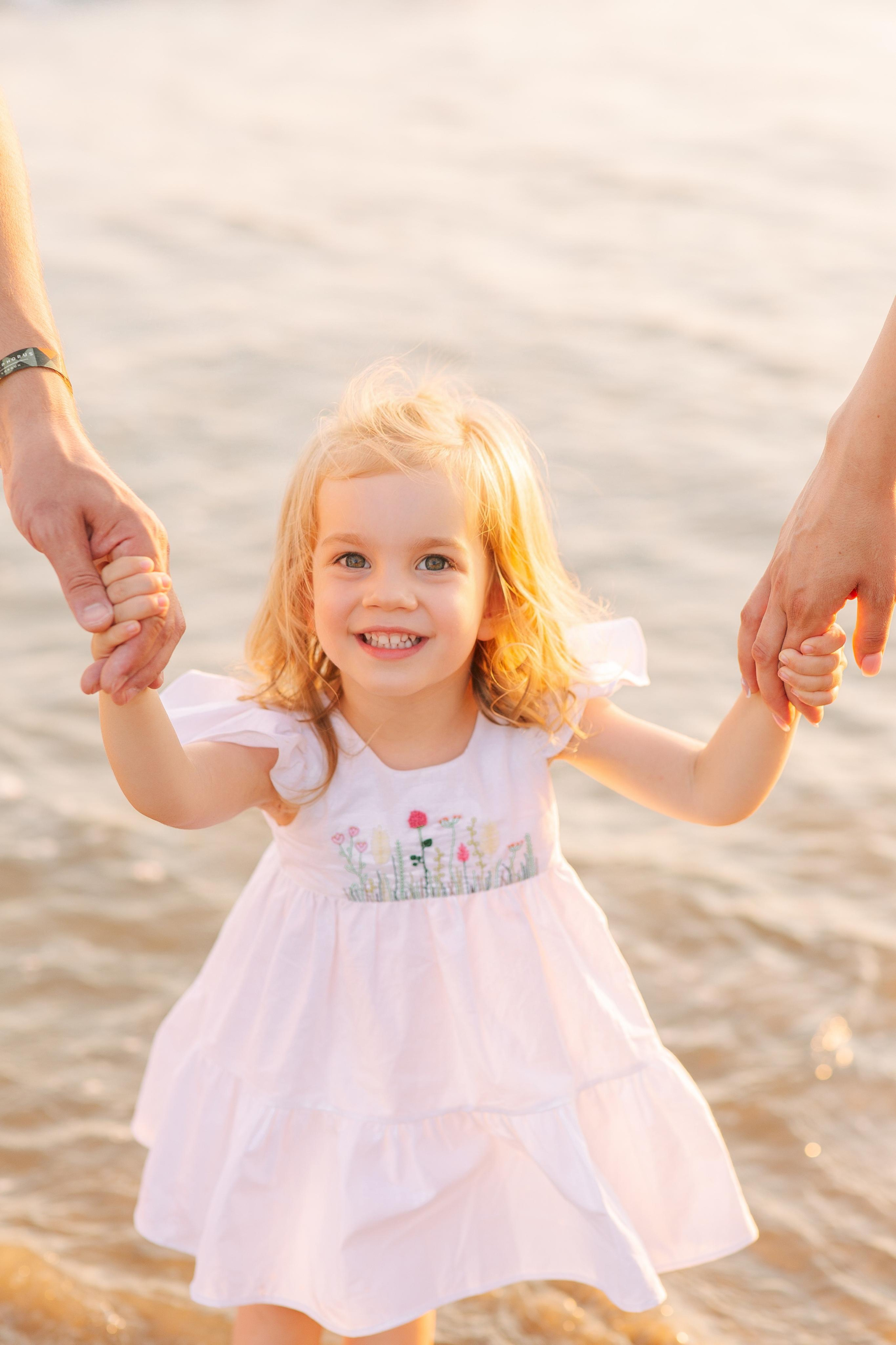 Семейная фотосессия на пляже в Сиде на закате. Фотограф в Алании в Турции, Аланья, Сиде, Белек, Анталия, Кемер, Конаклы, Окурджалар. Фотосъемки в Алании. Фотосессия в Алания.Алсу Девели