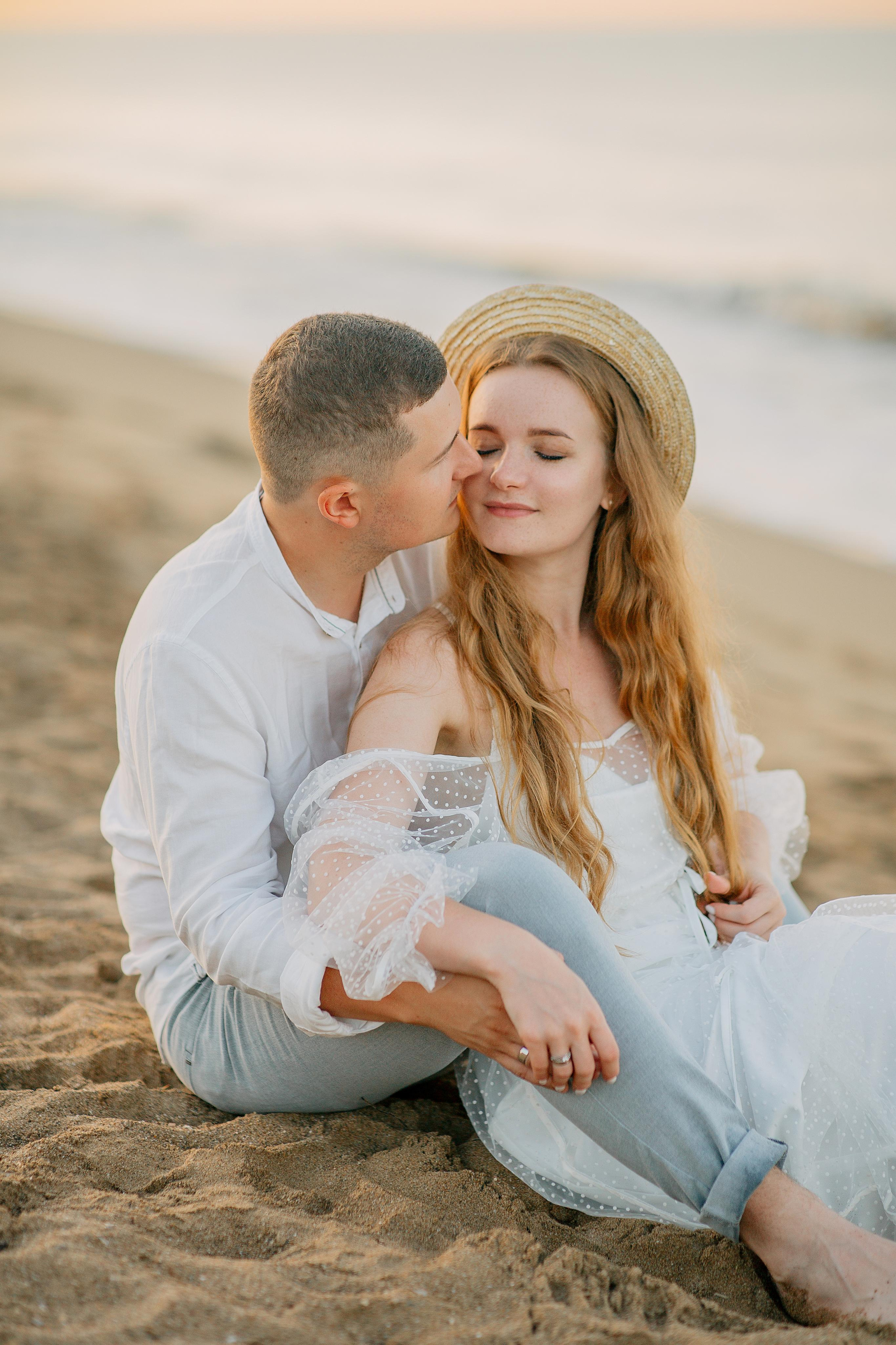 Love story on the beach in Side. Professional Photographer in Alanya, Side, Belek | Alsu Develi  Wedding, Family and portrait photo sessions