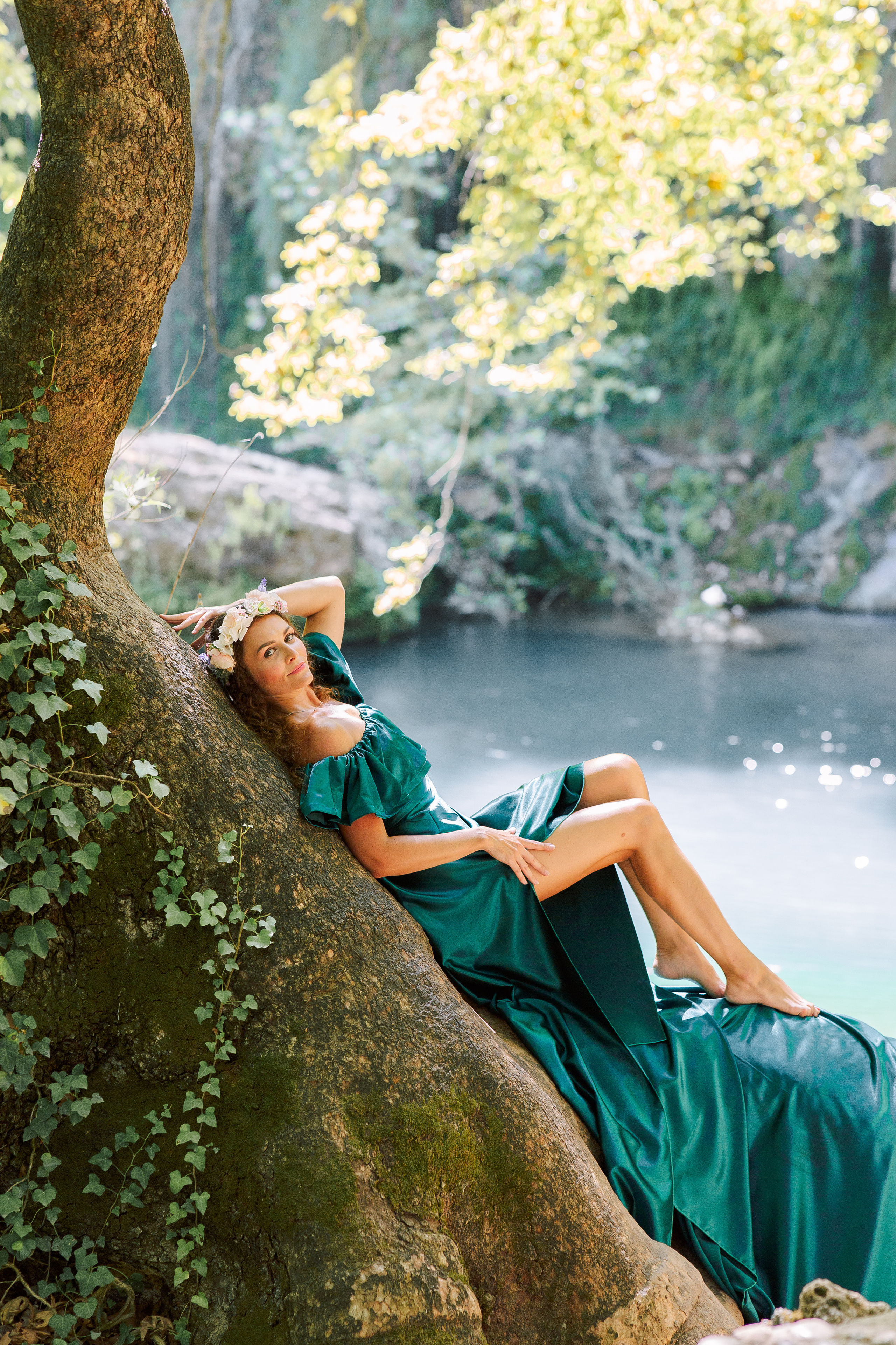 Photo shoot at the waterfall for mom and daughter. Professional Photographer in Alanya, Side, Belek | Alsu Develi  Wedding, Family and portrait photo sessions