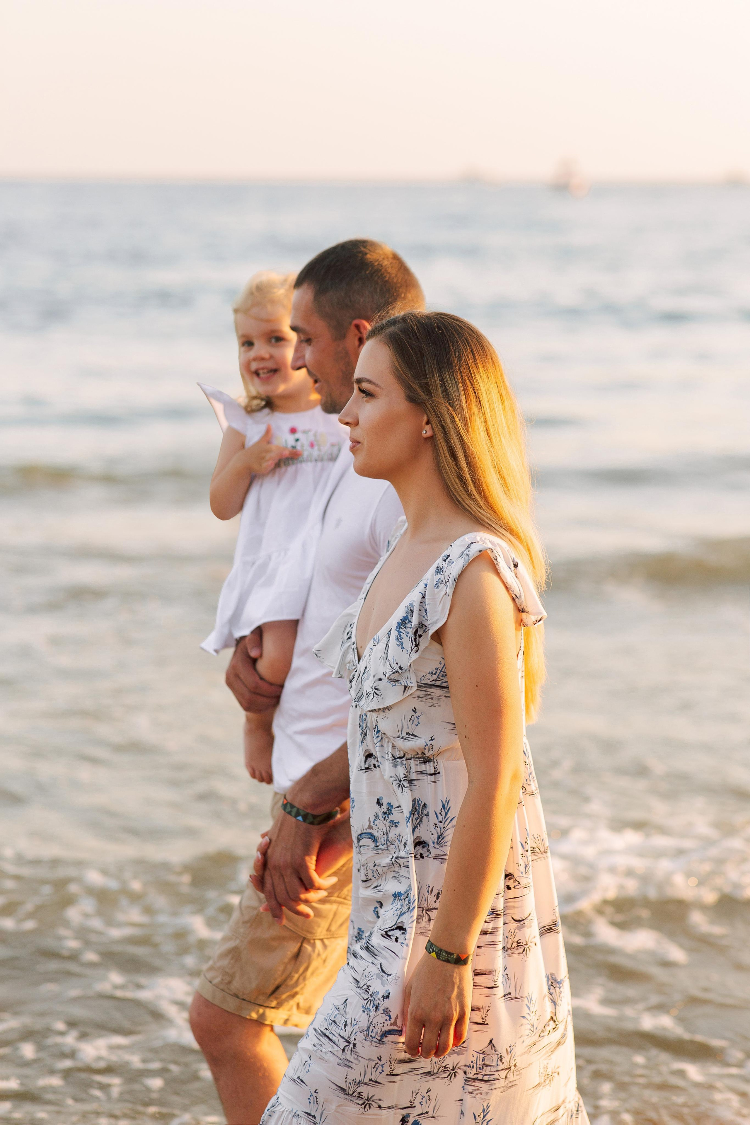 Семейная фотосессия на пляже в Сиде на закате. Фотограф в Алании в Турции, Аланья, Сиде, Белек, Анталия, Кемер, Конаклы, Окурджалар. Фотосъемки в Алании. Фотосессия в Алания.Алсу Девели