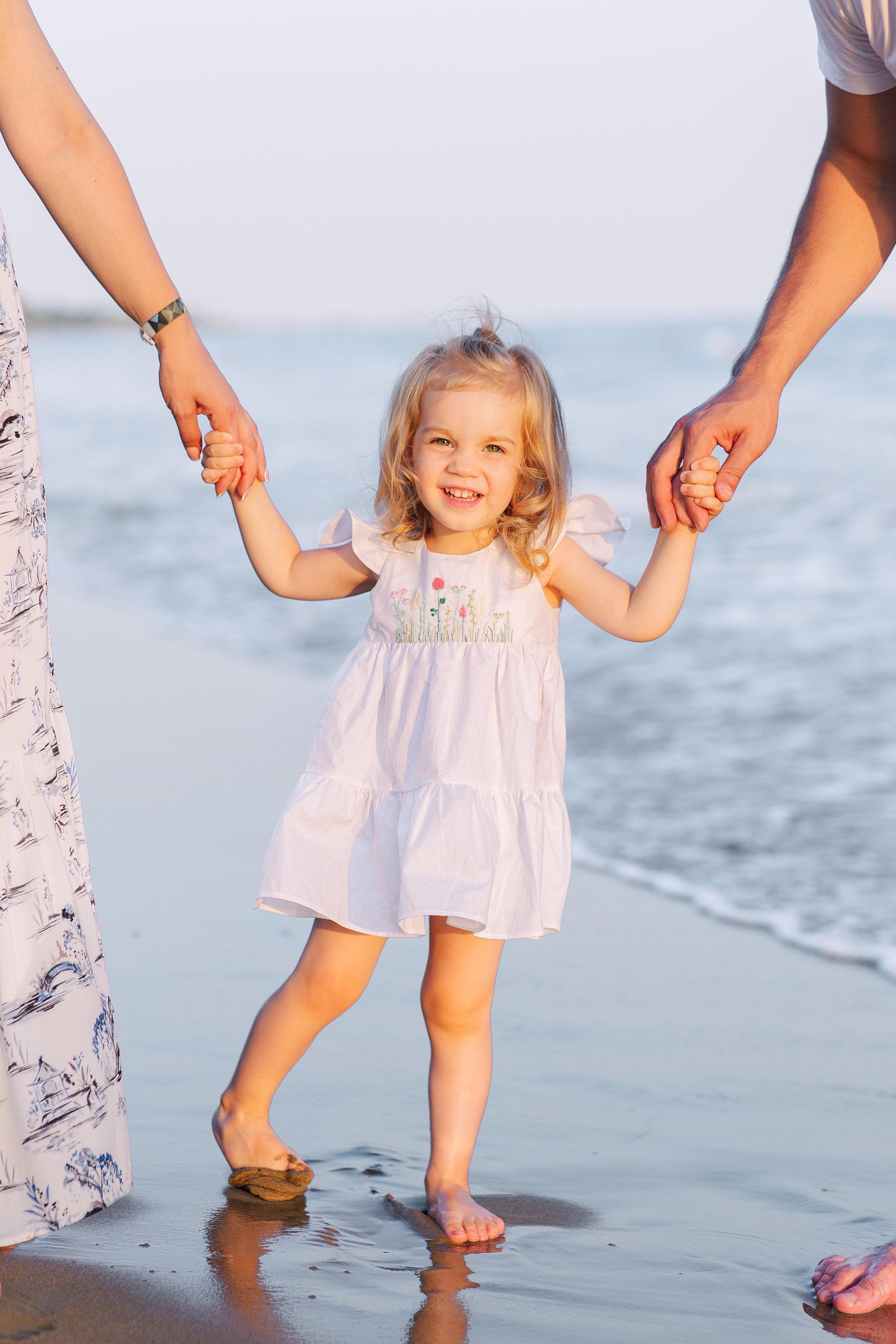 Семейная фотосессия на пляже в Сиде на закате. Фотограф в Алании в Турции, Аланья, Сиде, Белек, Анталия, Кемер, Конаклы, Окурджалар. Фотосъемки в Алании. Фотосессия в Алания.Алсу Девели