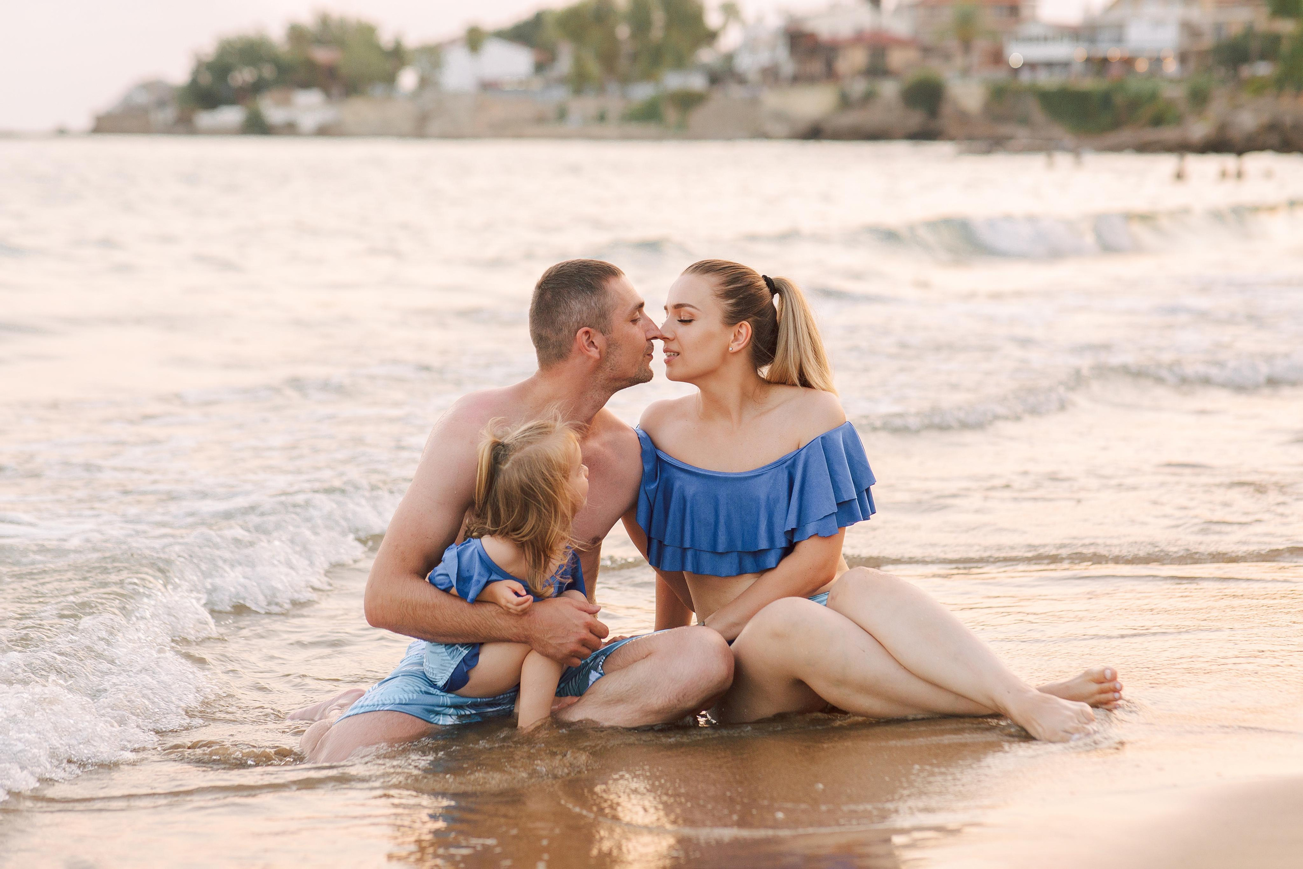 Семейная фотосессия на пляже в Сиде на закате. Фотограф в Алании в Турции, Аланья, Сиде, Белек, Анталия, Кемер, Конаклы, Окурджалар. Фотосъемки в Алании. Фотосессия в Алания.Алсу Девели