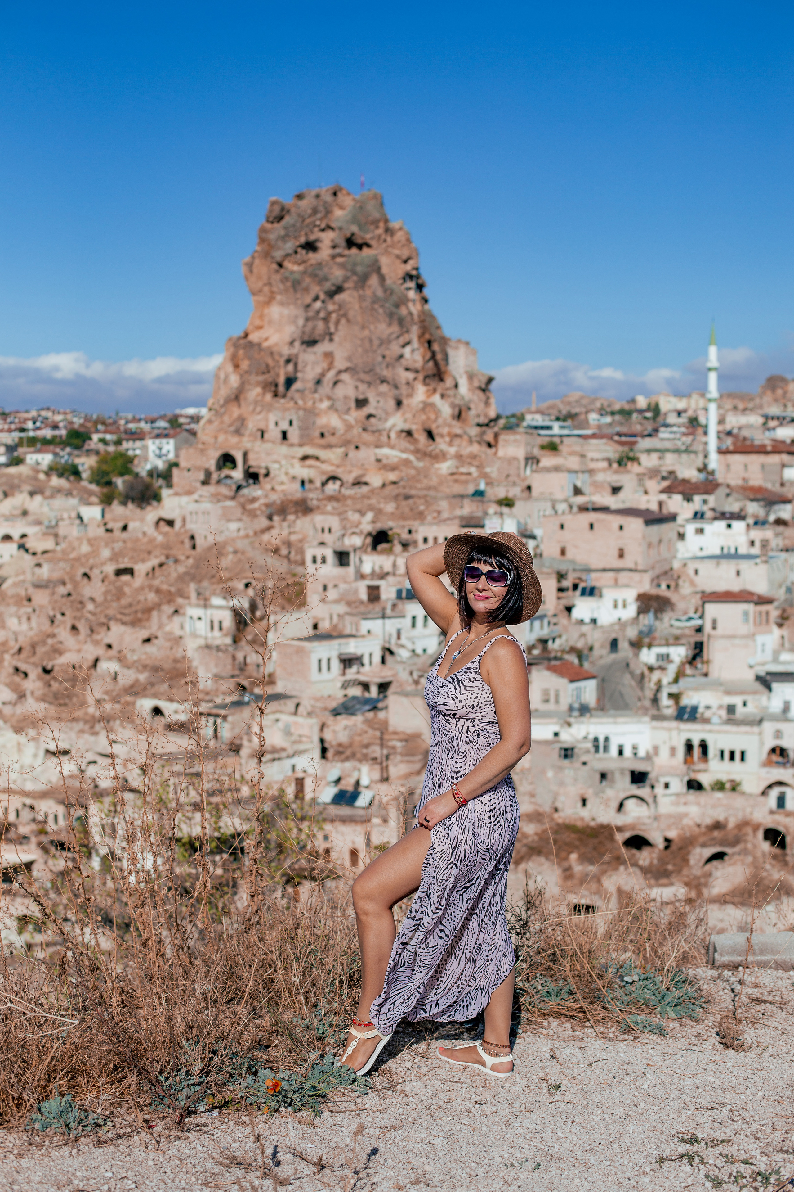Photo shoot in Cappadocia against the backdrop of floating balloons. Professional Photographer in Alanya, Side, Belek | Alsu Develi  Wedding, Family and portrait photo sessions